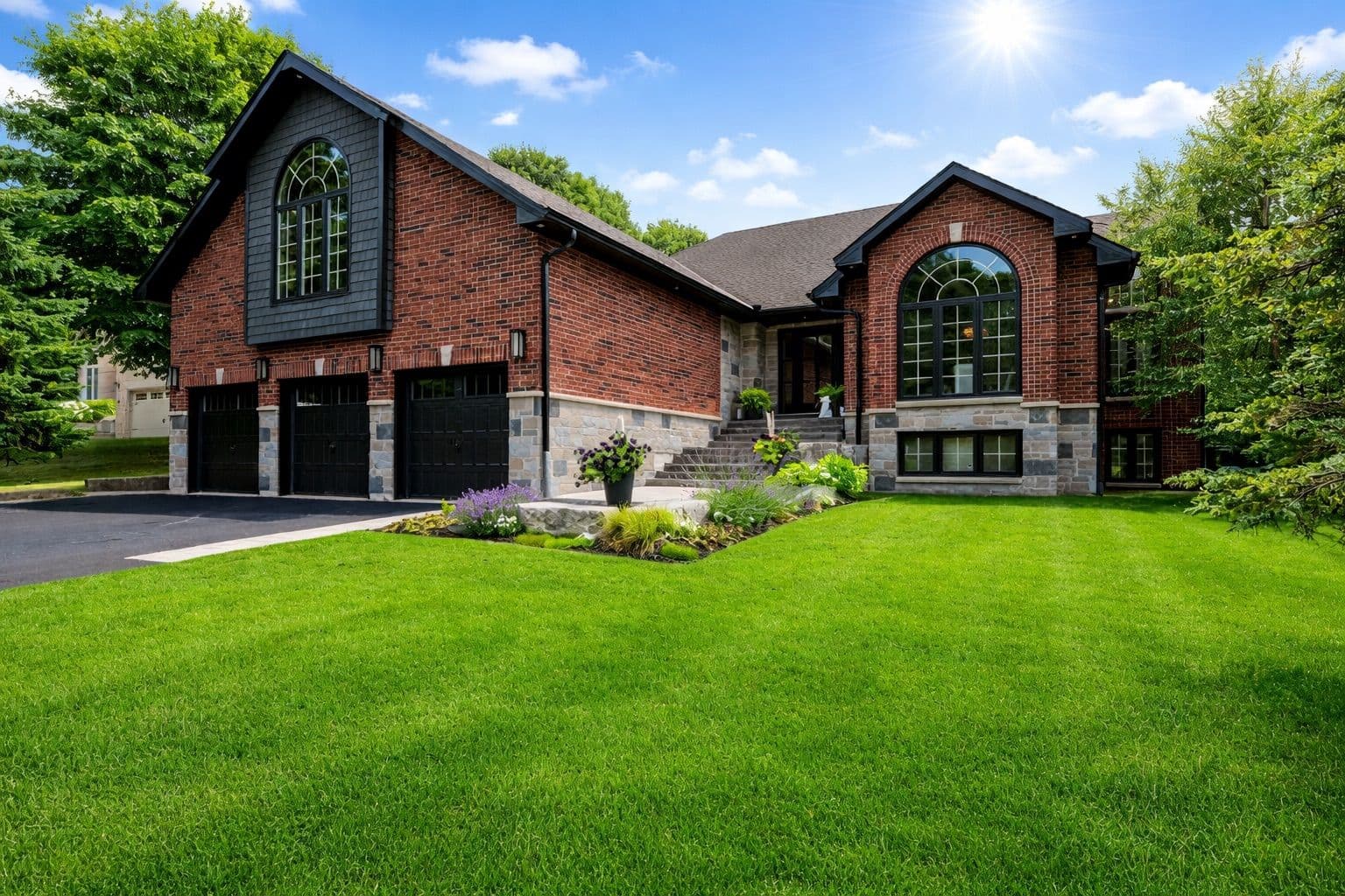 32 Forest Hill Drive, Springwater, ON L0L 1X0