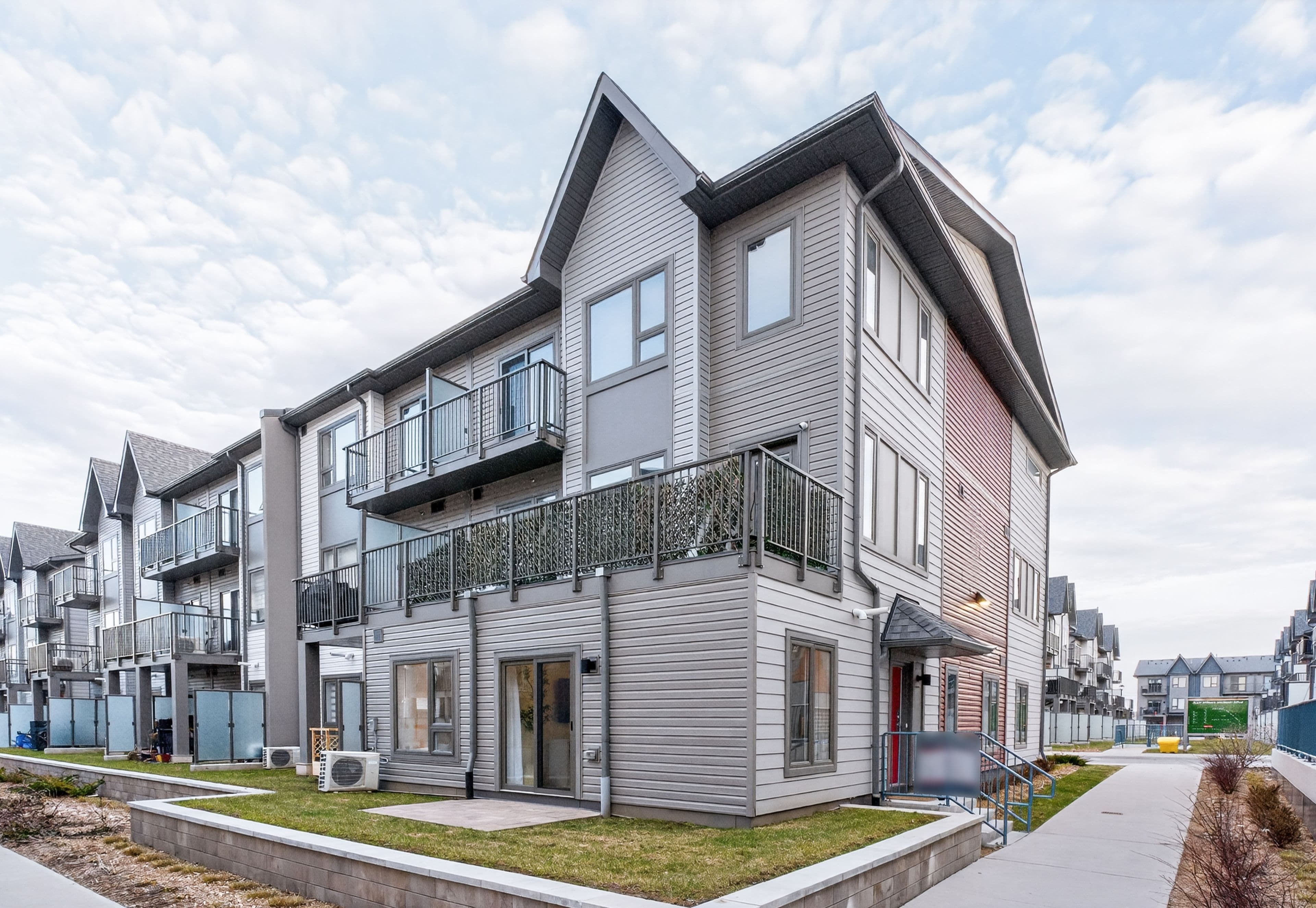 2635 William Jackson Drive 1001, Pickering, ON L1X 0L5