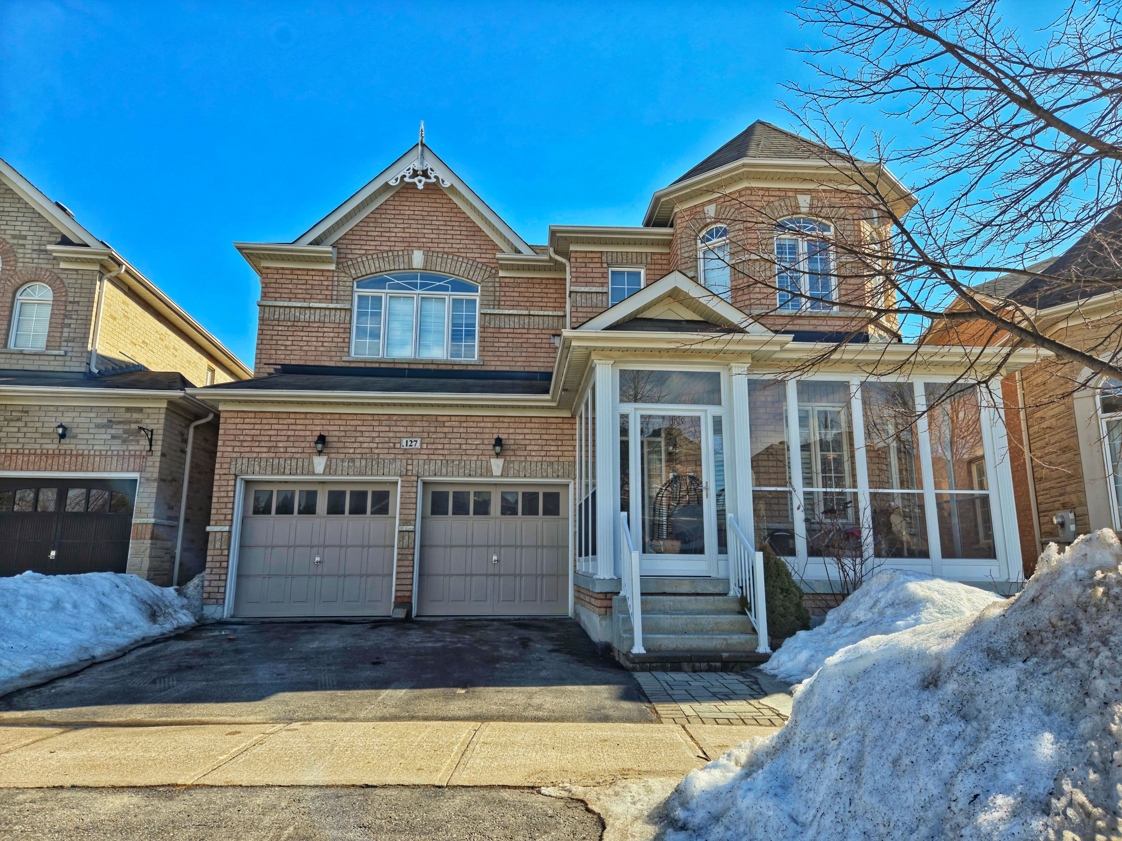 127 Rizal Avenue, Markham, ON L6B 0E5