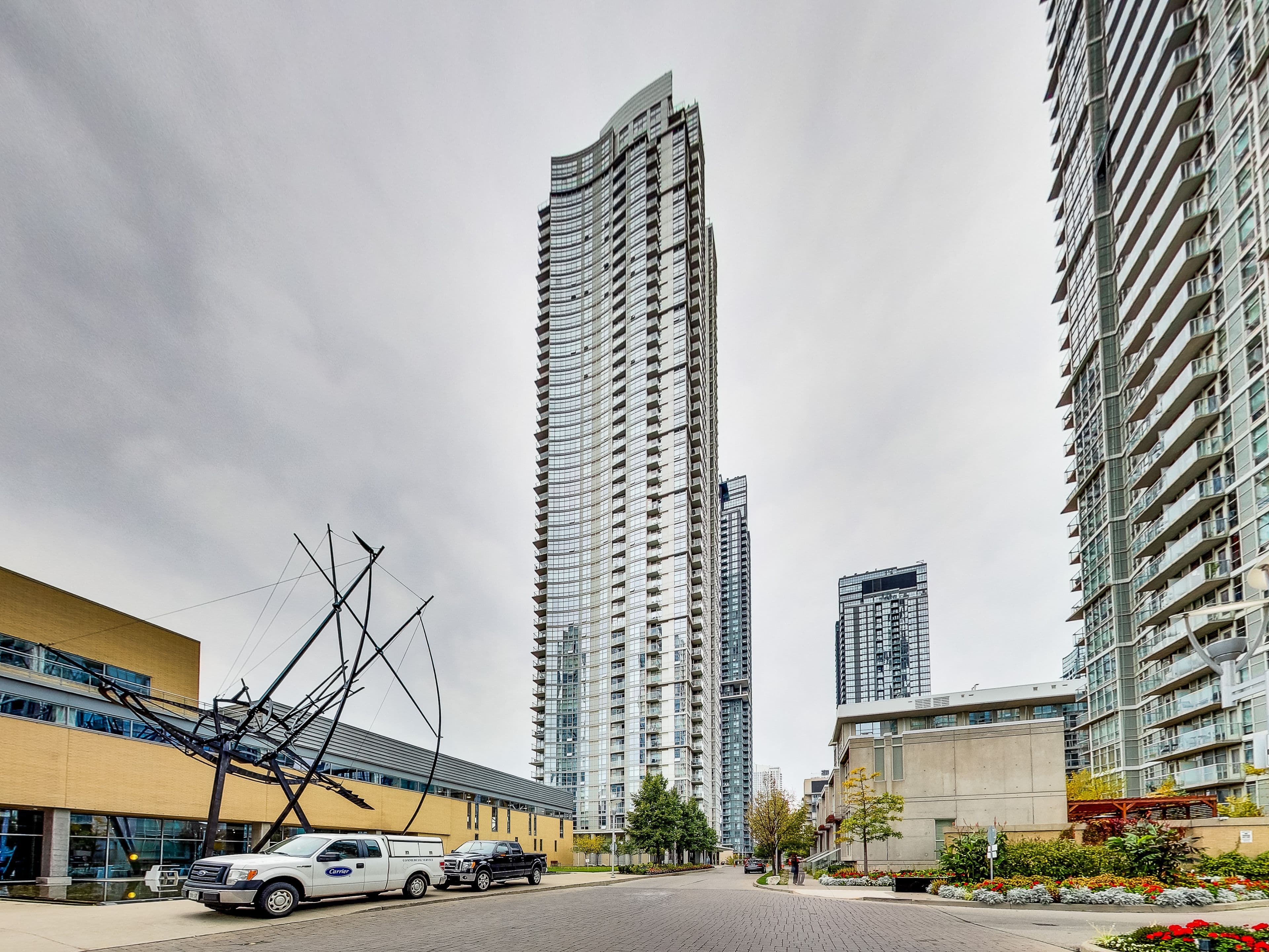 35 Mariner Terrace 311, Toronto C01, ON M5V 3V9