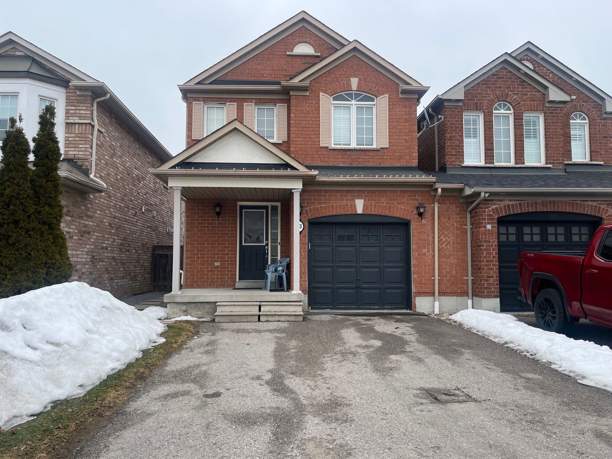 53 Longueuil Place Bsmt, Whitby, ON L1R 3G9