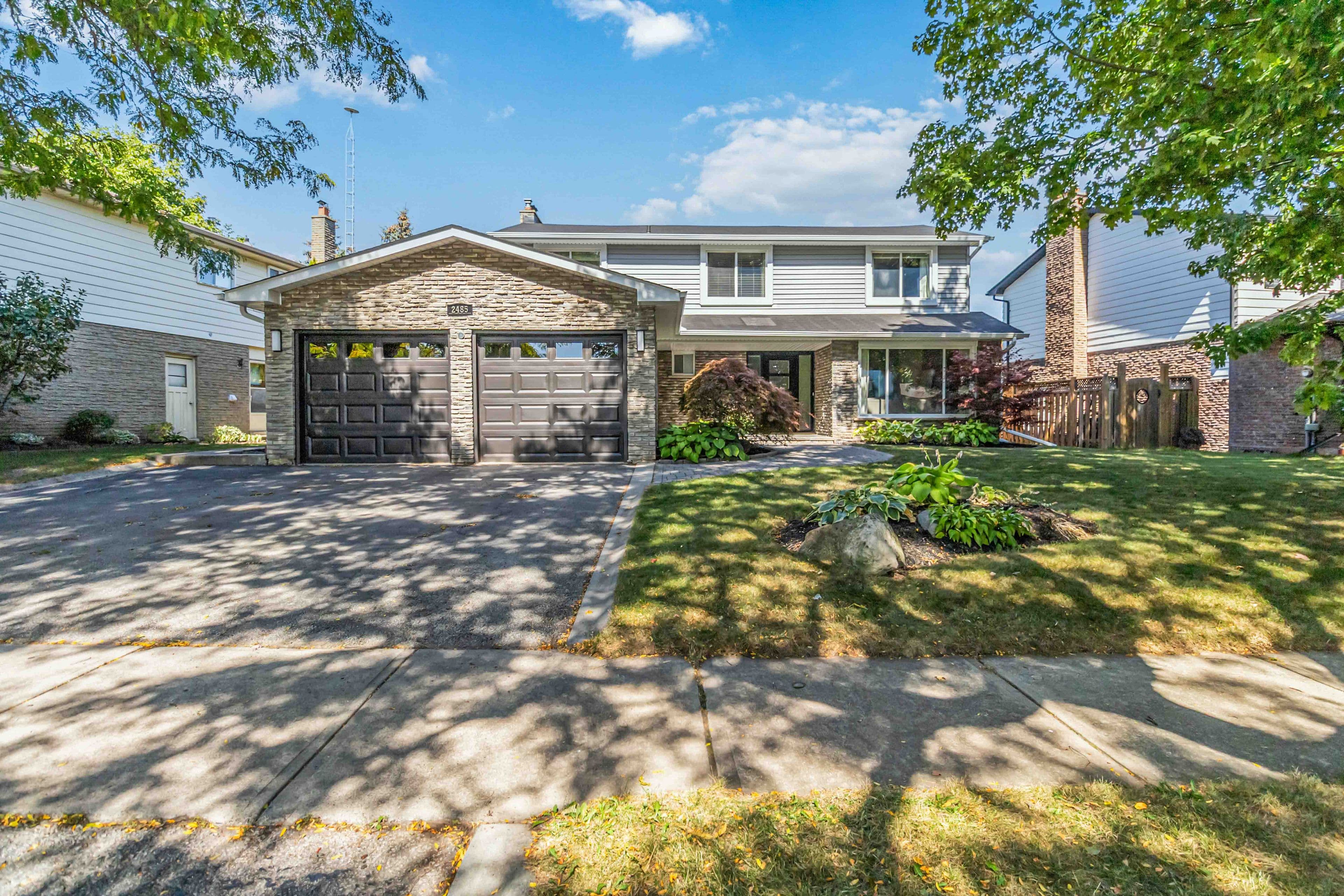 2485 Woburn Crescent, Oakville, ON L6L 5E8