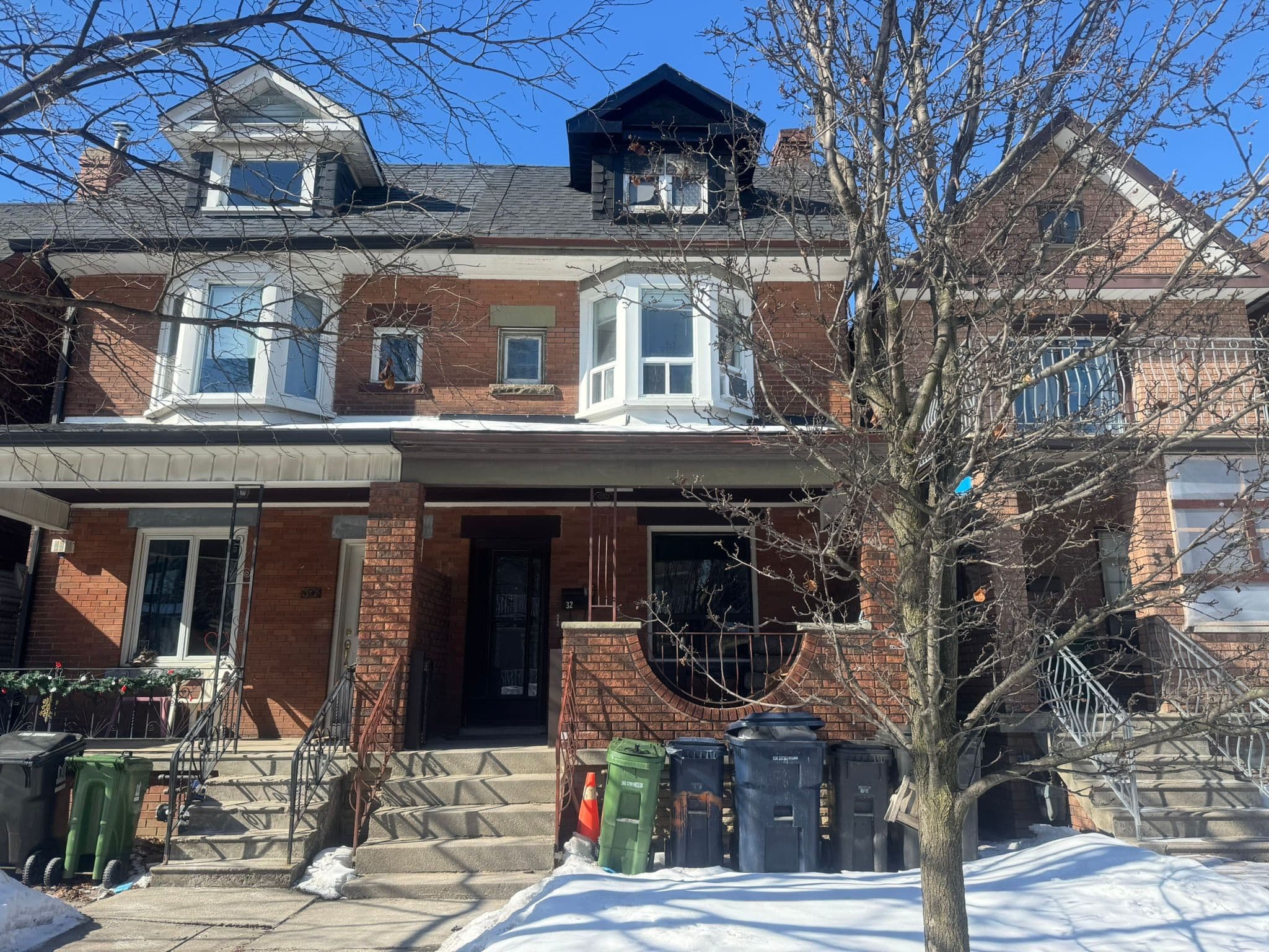 32 Earlscourt Avenue, Toronto W03, ON M6E 4A6