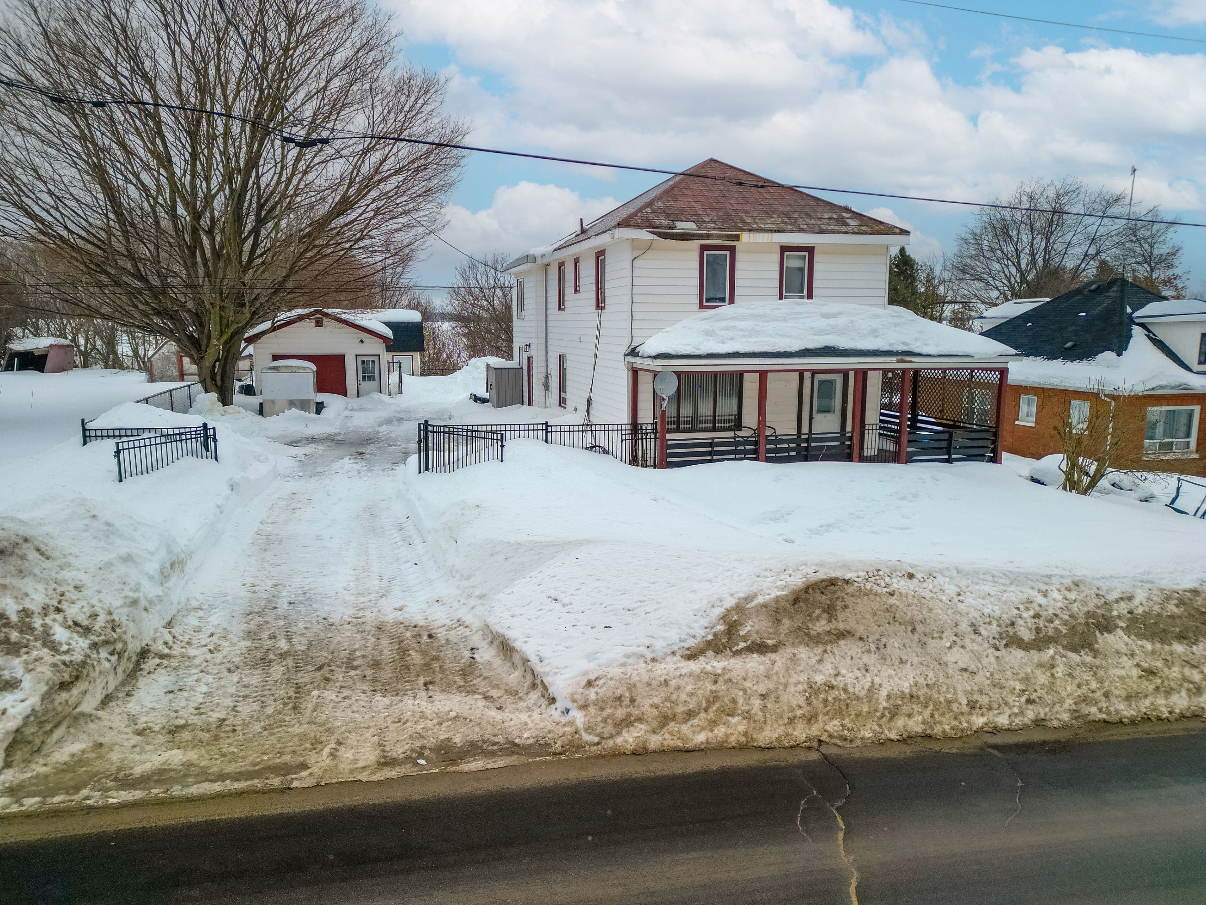 326 Lafontaine Road W, Tiny, ON L9M 0H1