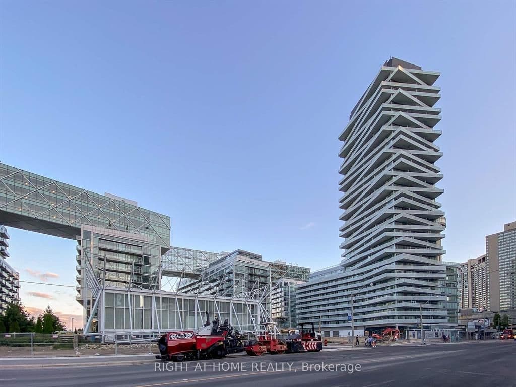 15 Queens Quay Street E 708, Toronto C01, ON M5E 0A4