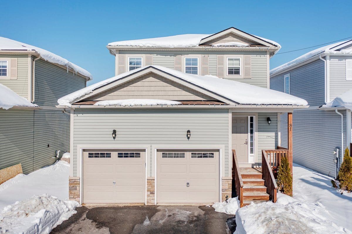 81 Douglas Drive, Bracebridge, ON P1L 0L3