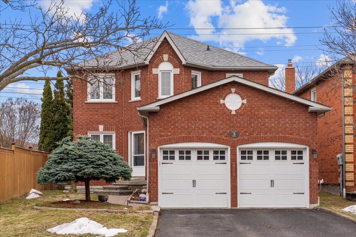 3 Bancroft Crescent, Whitby, ON L1R 2E6