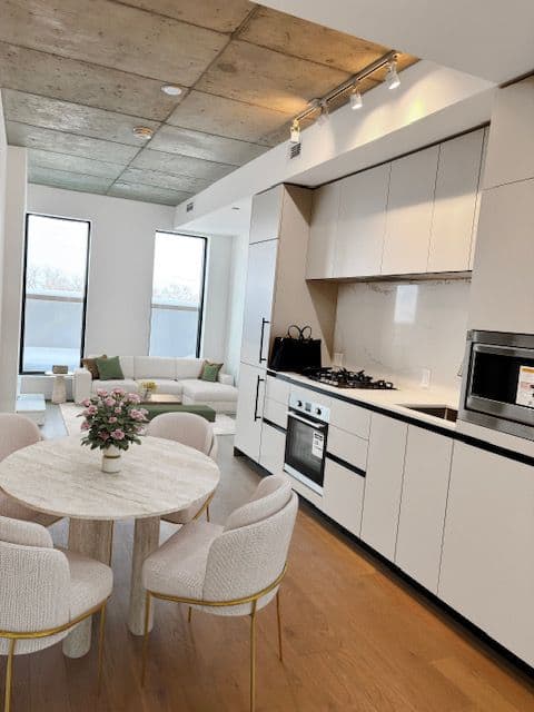 1720 Bayview Avenue 505, Toronto C10, ON M4G 0A5