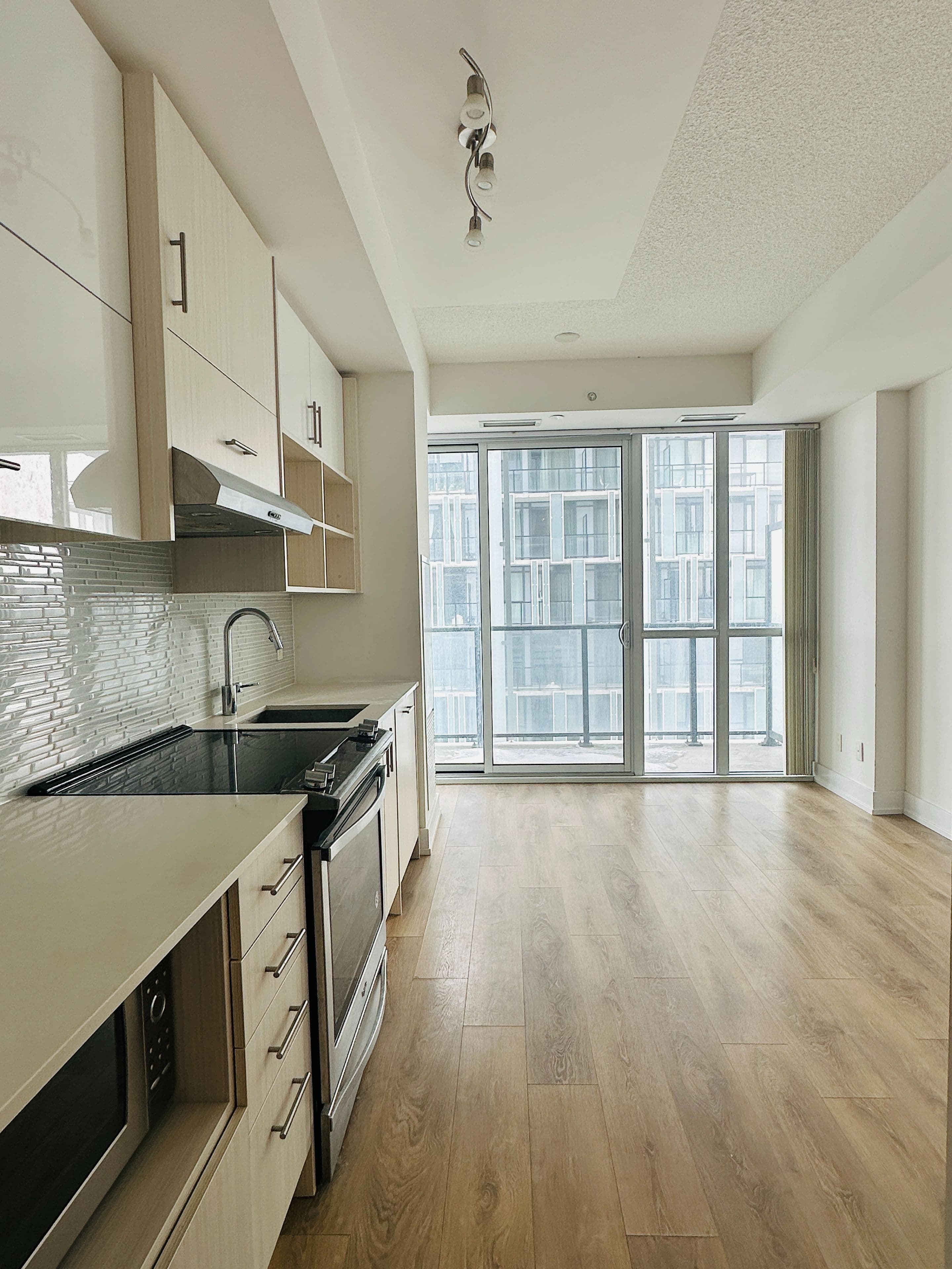 128 Fairview Mall Drive 1309, Toronto C15, ON M2J 0E8