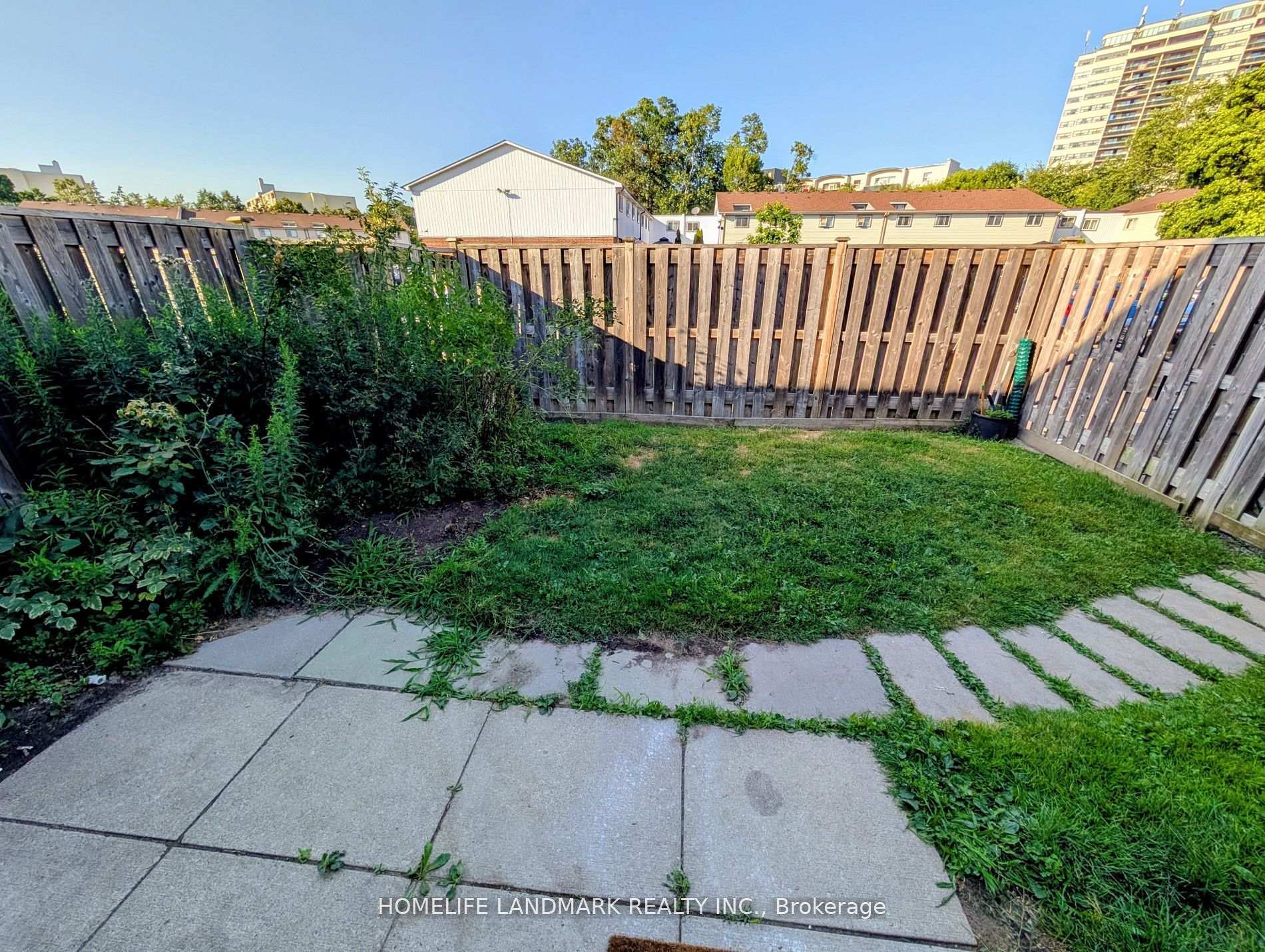 120 Nonquon Road 15, Oshawa, ON L1G 7E6