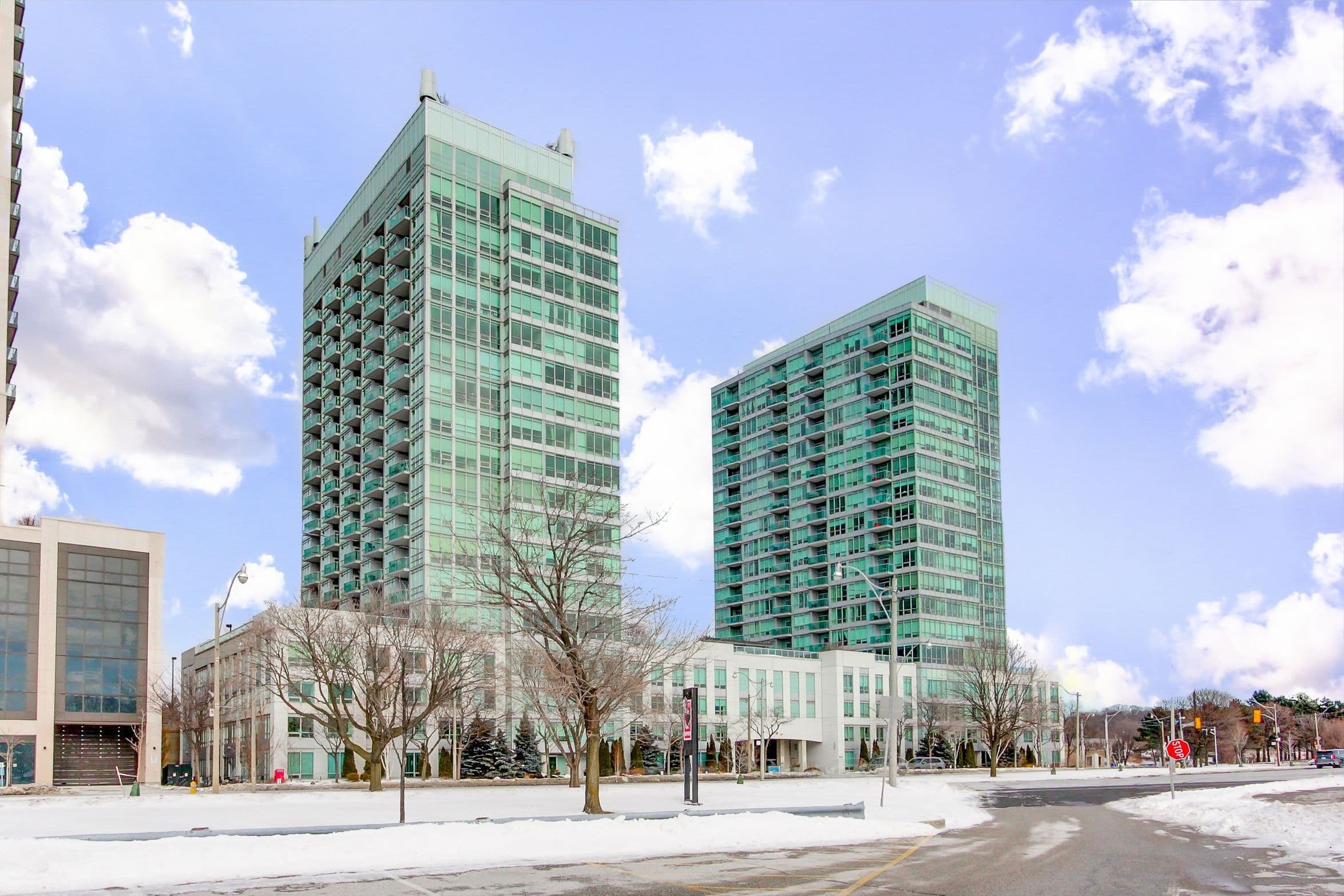 1900 Lake Shore Boulevard W 1006, Toronto W01, ON M6S 1A4