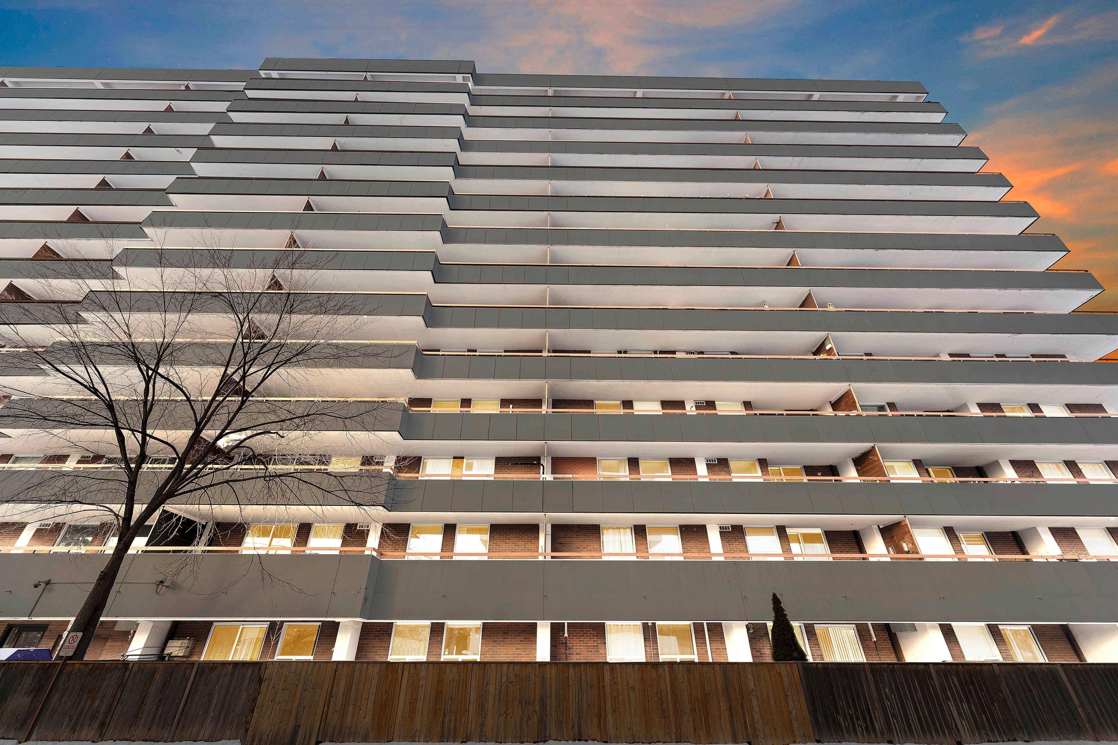 1 Royal Orchard Boulevard 1407, Markham, ON L3T 3C2