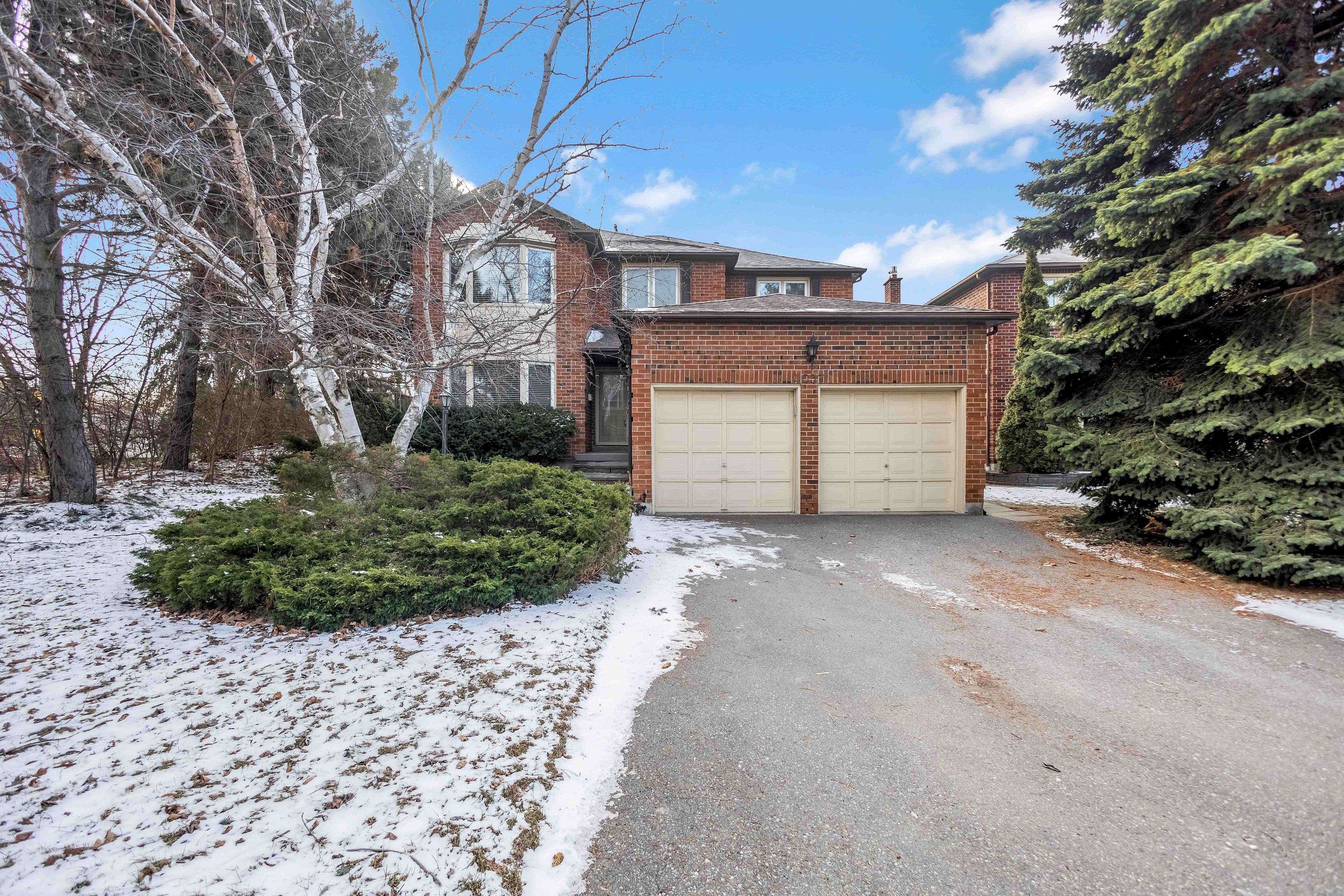 4037 Chadburn Crescent, Mississauga, ON L5L 3X3