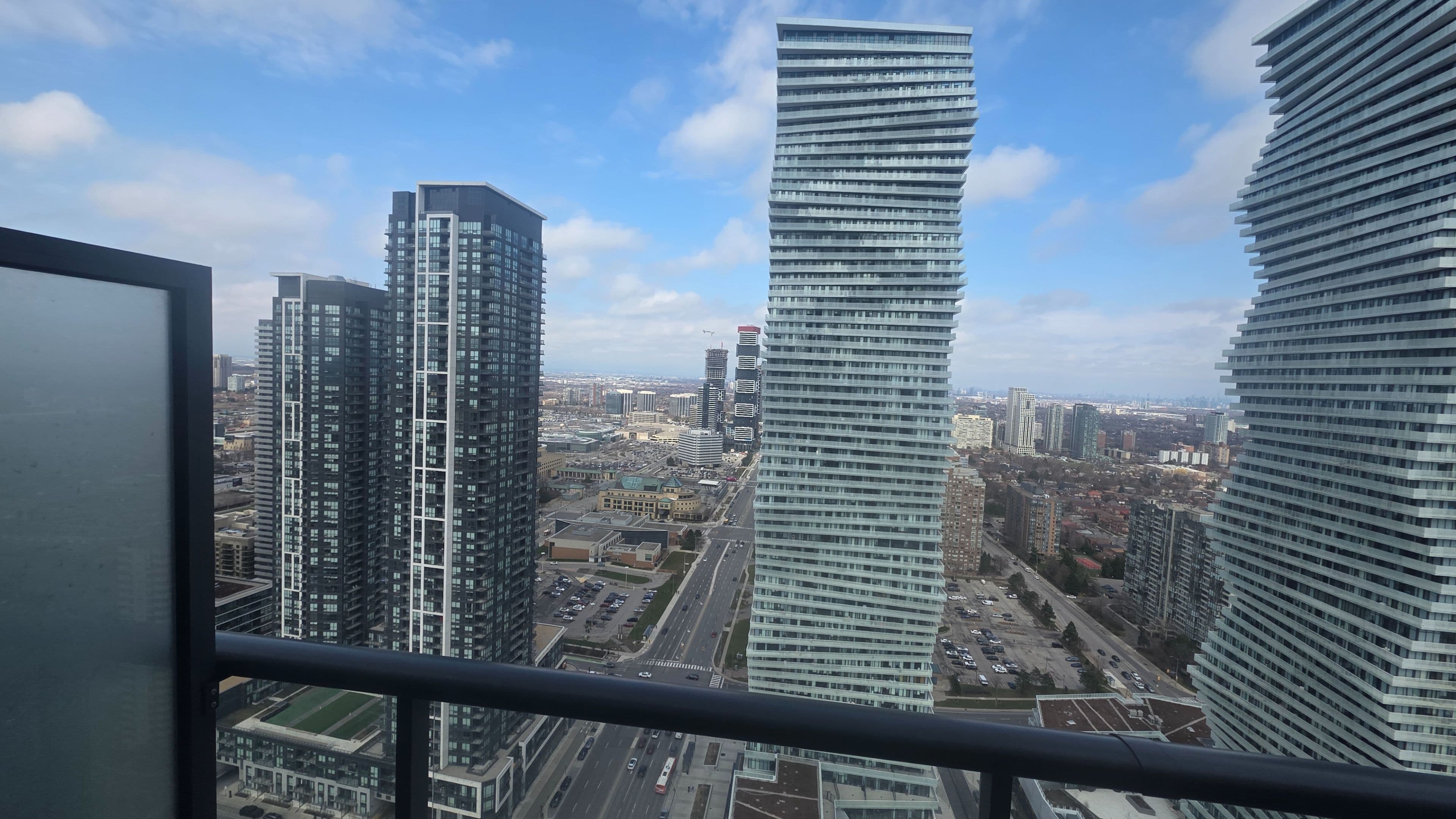 448 Burnhamthorpe Road 3706, Mississauga, ON L5B 3M6