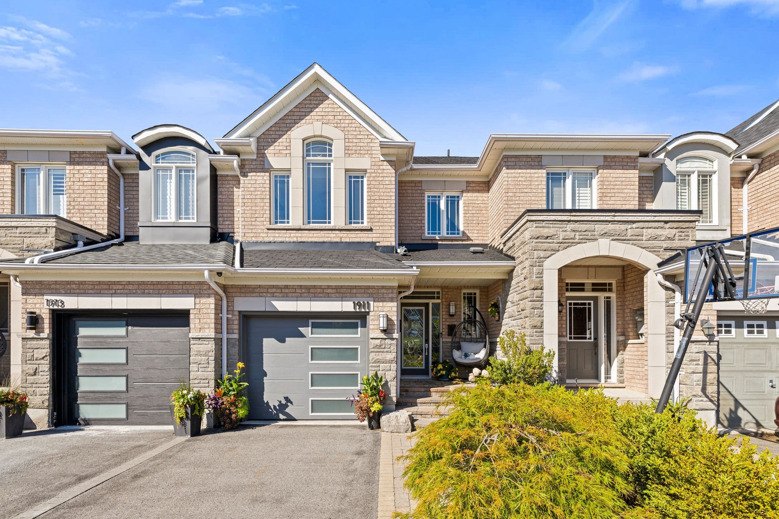 1911 Calvington Drive, Pickering, ON L1V 0B3