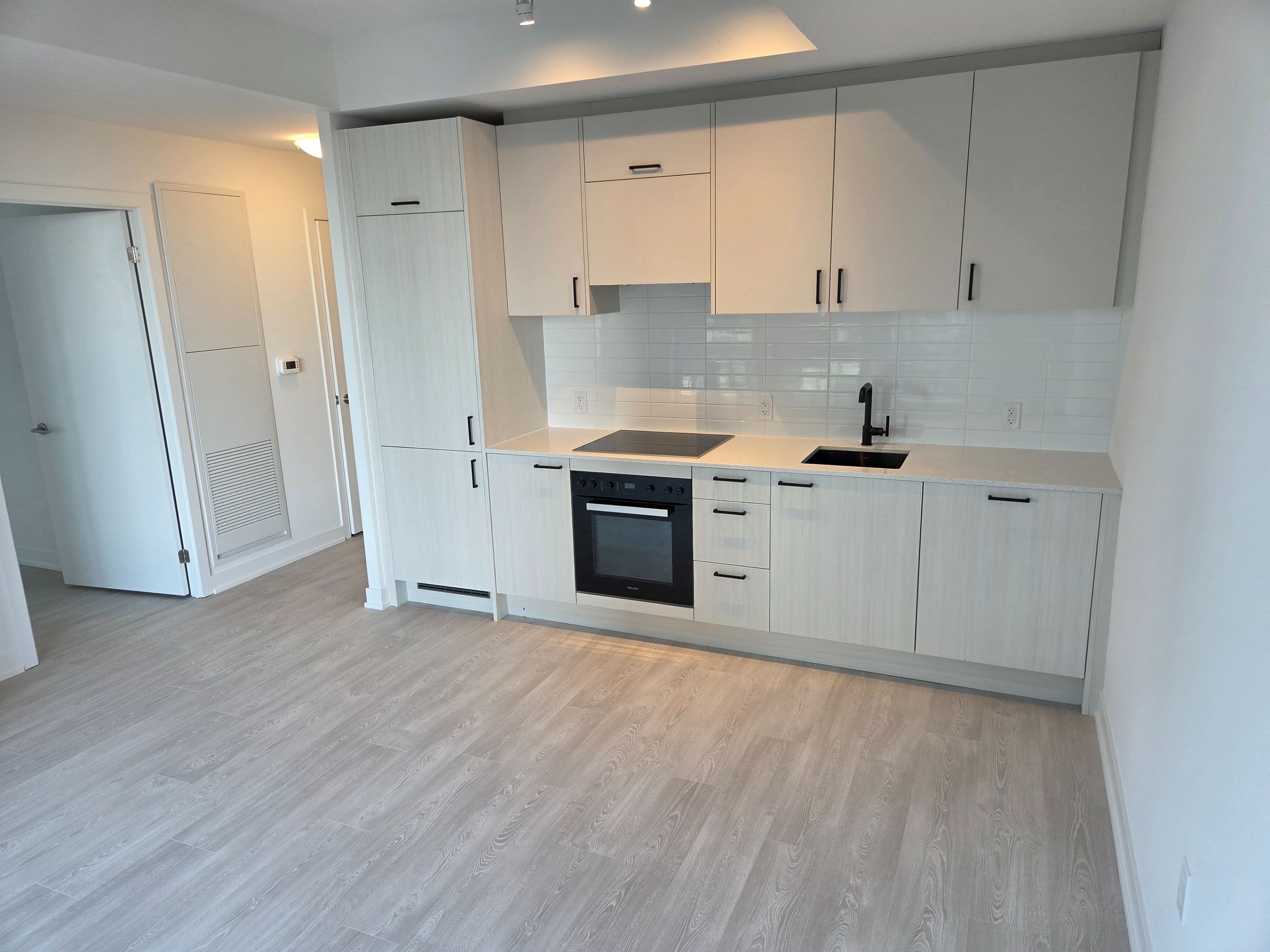 1 Quarrington Lane 3006, Toronto C13, ON M3C 0S4