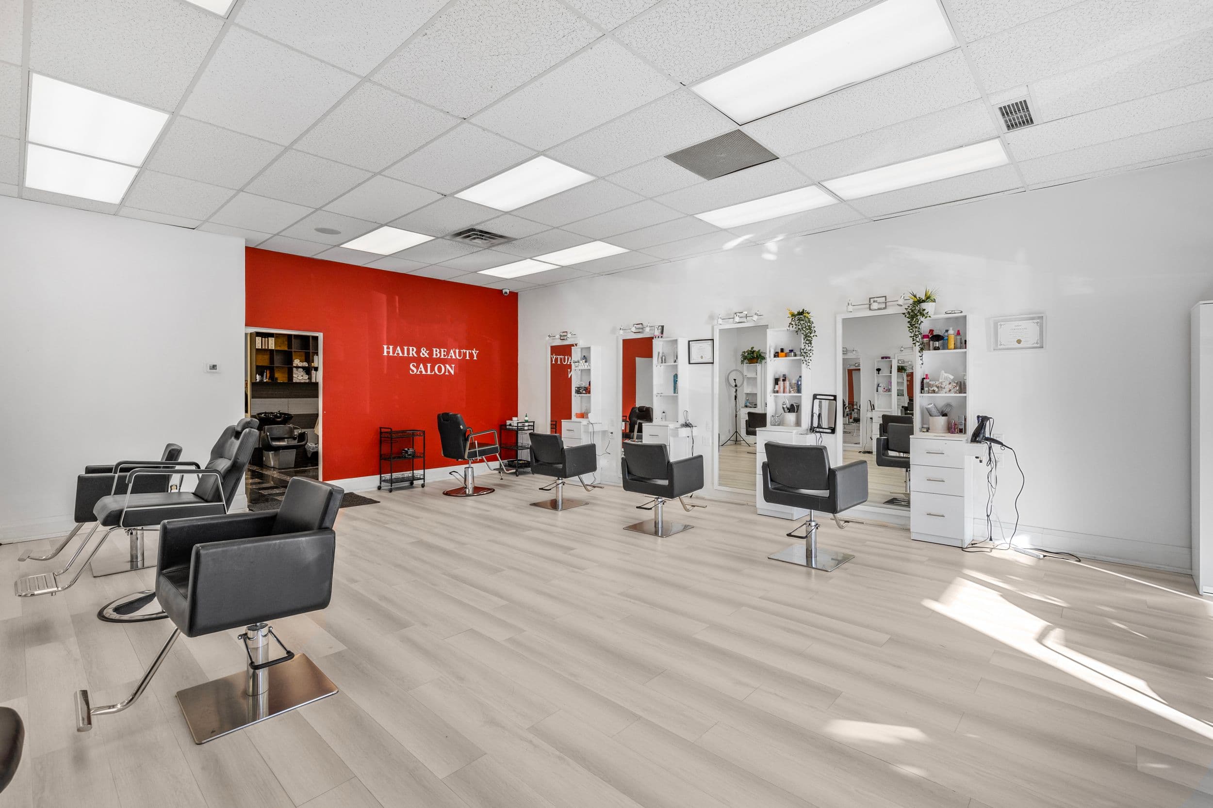 665 Plains Road E 6, Burlington, ON L7T 2E8