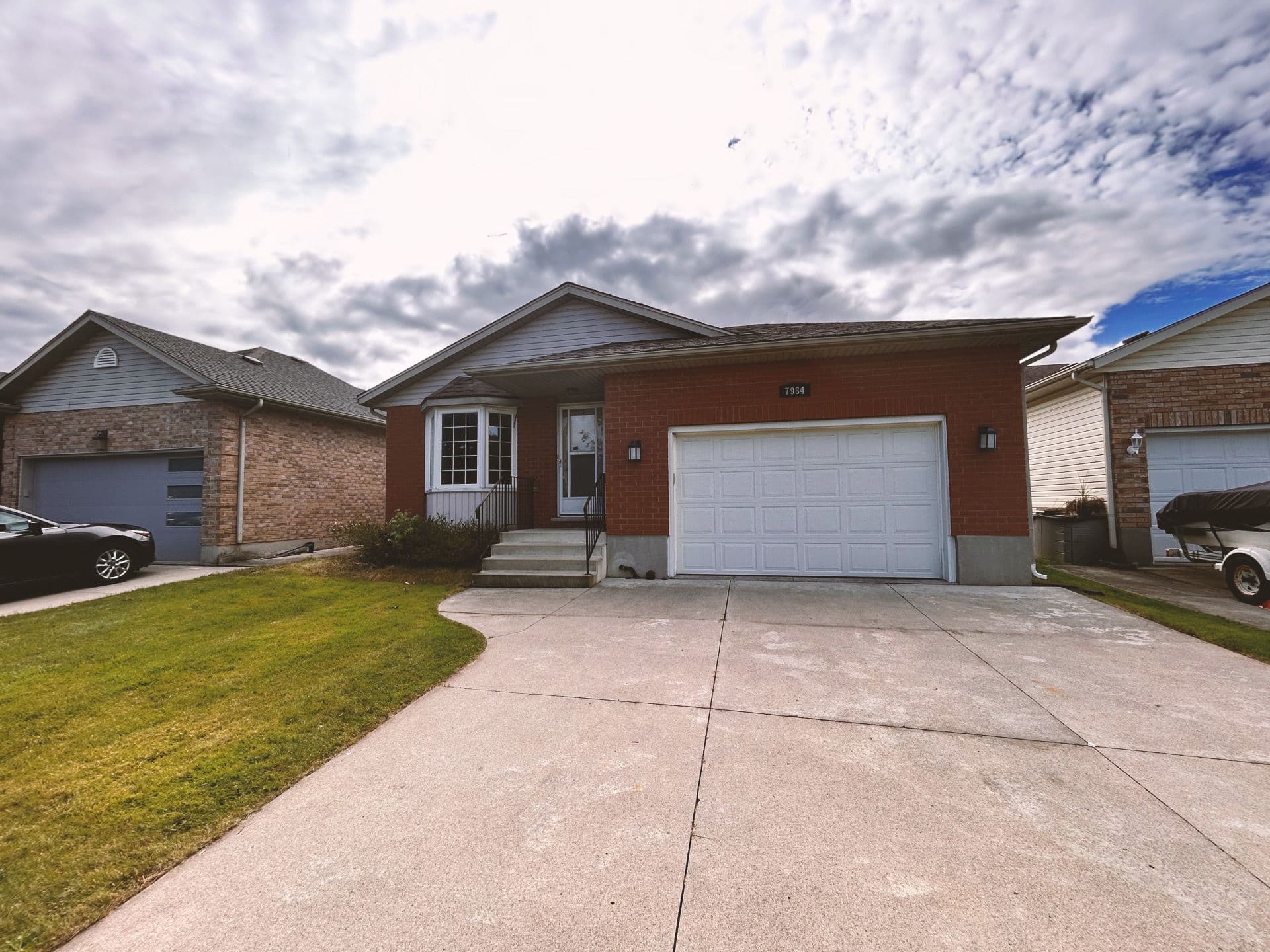 7984 Grossi Court, Niagara Falls, ON L2H 3G8