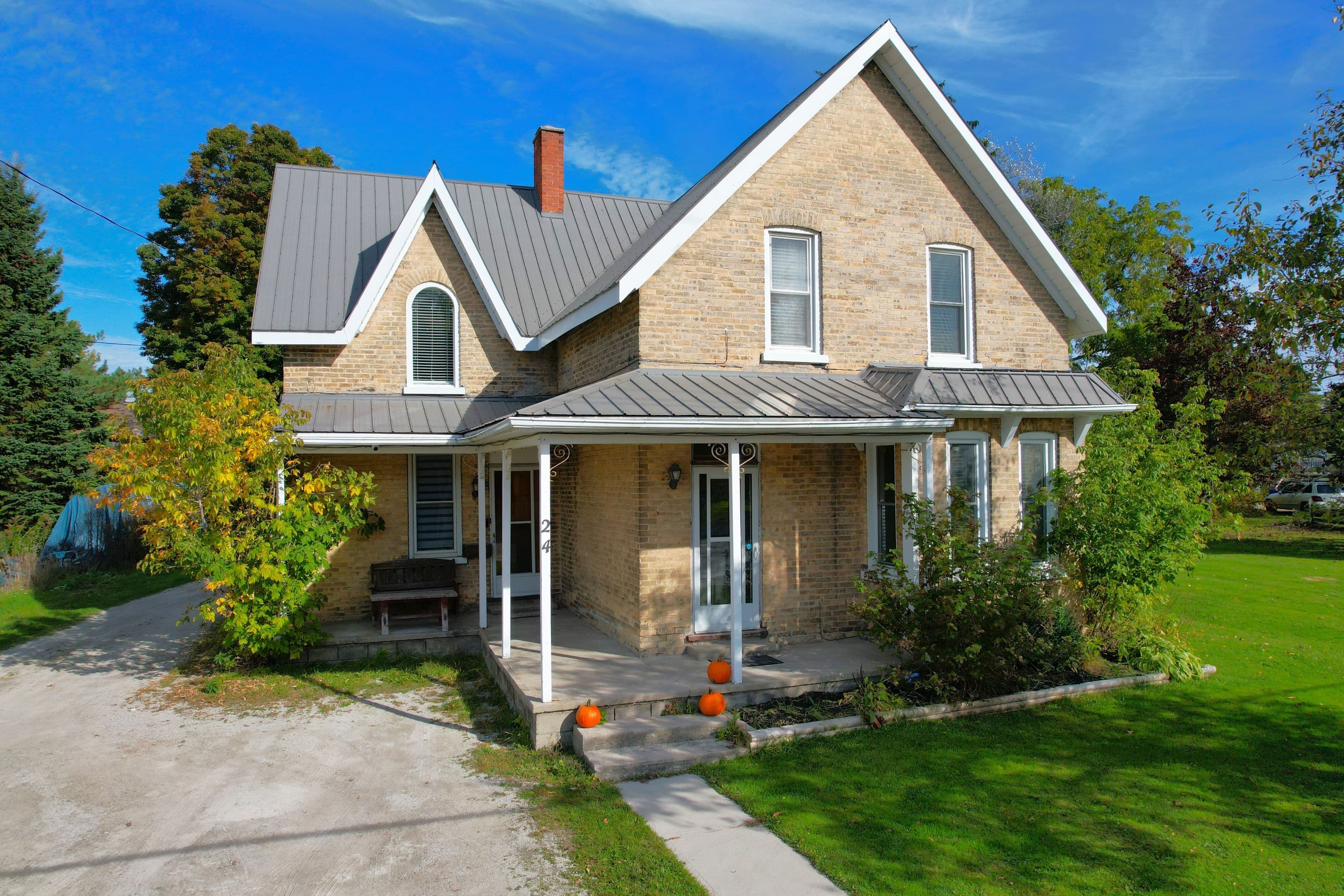 24 QUEEN Street E, South Bruce Peninsula, ON N0H 1P0