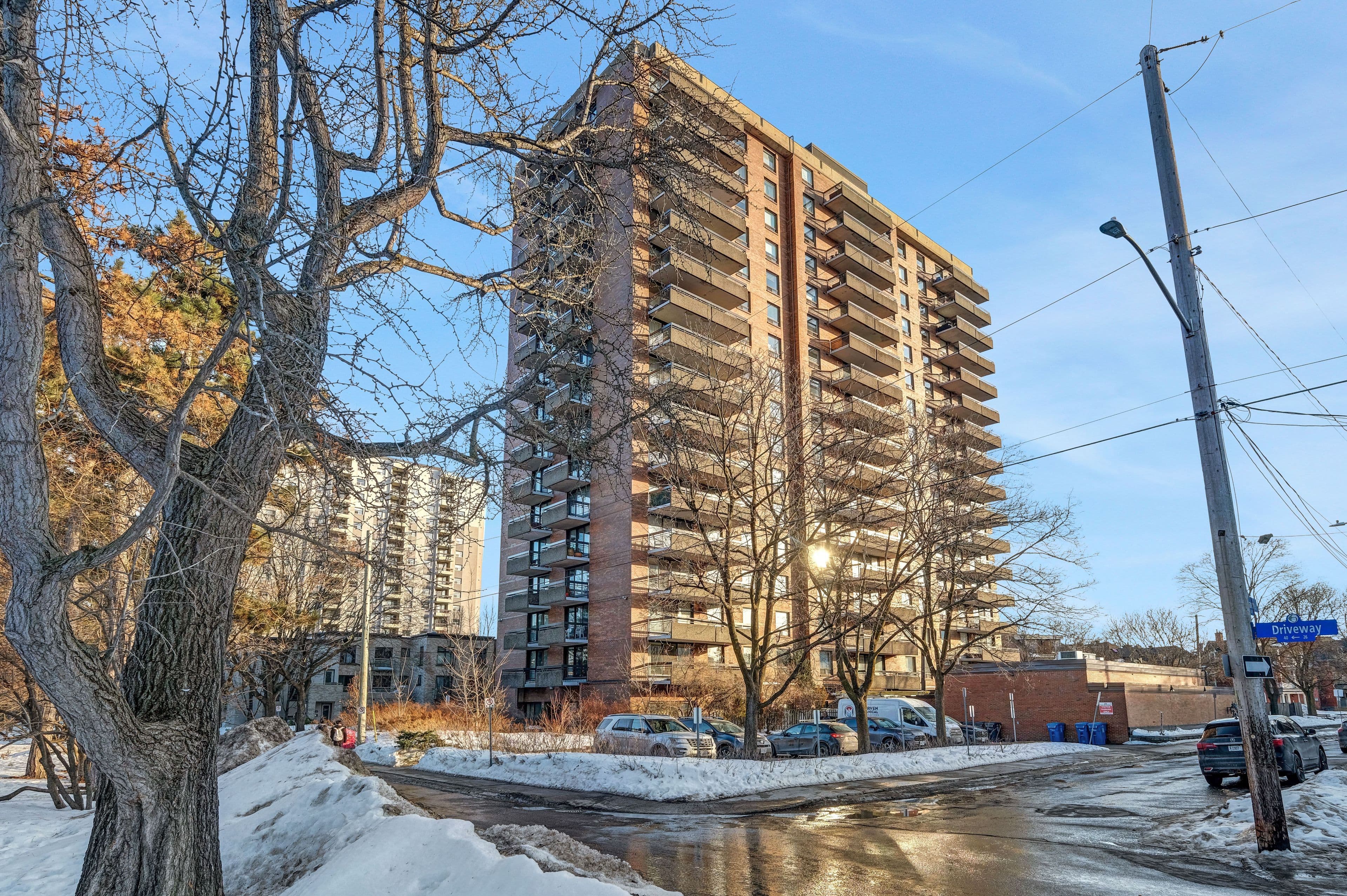 20 THE DRIVEWAY Drive 1403, Ottawa Centre, ON K2P 1C8