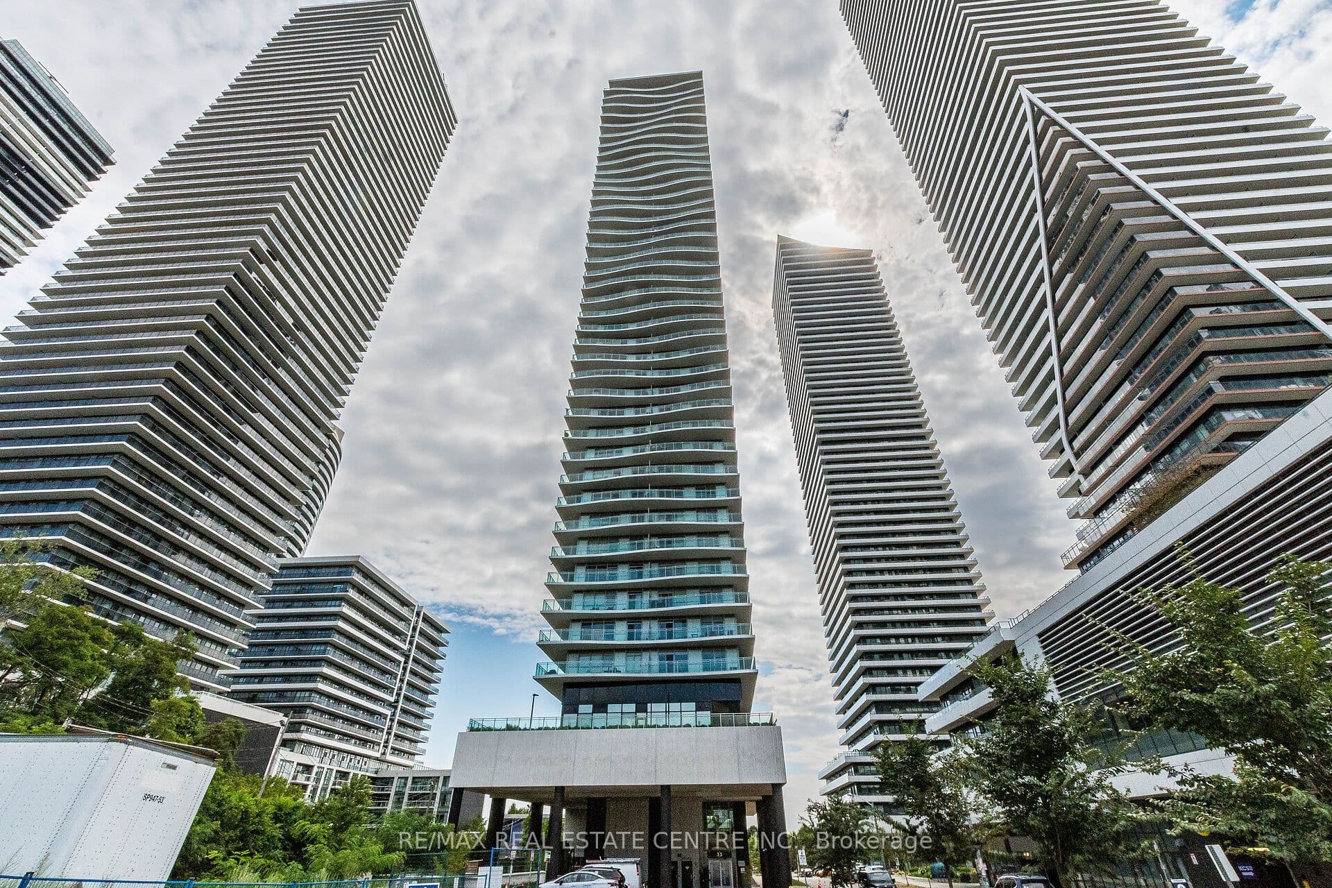 33 Shore Breeze Drive 2611, Toronto W06, ON M8V 0G1