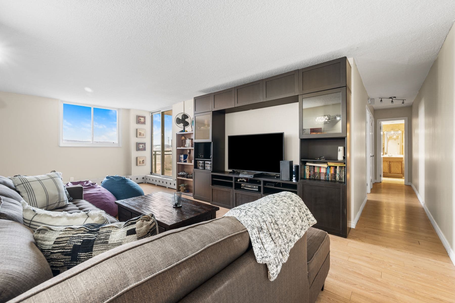 975 Warwick Court 802, Burlington, ON L7T 3Z7