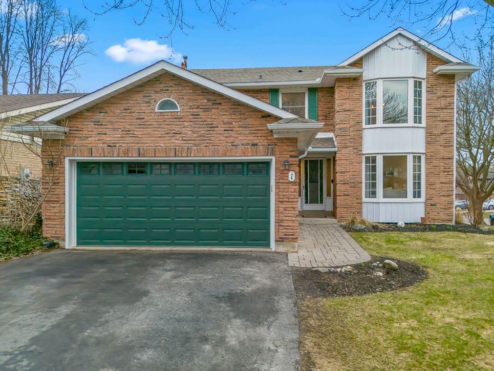 1 PARKWAY Place, Hamilton, ON L9H 6K3