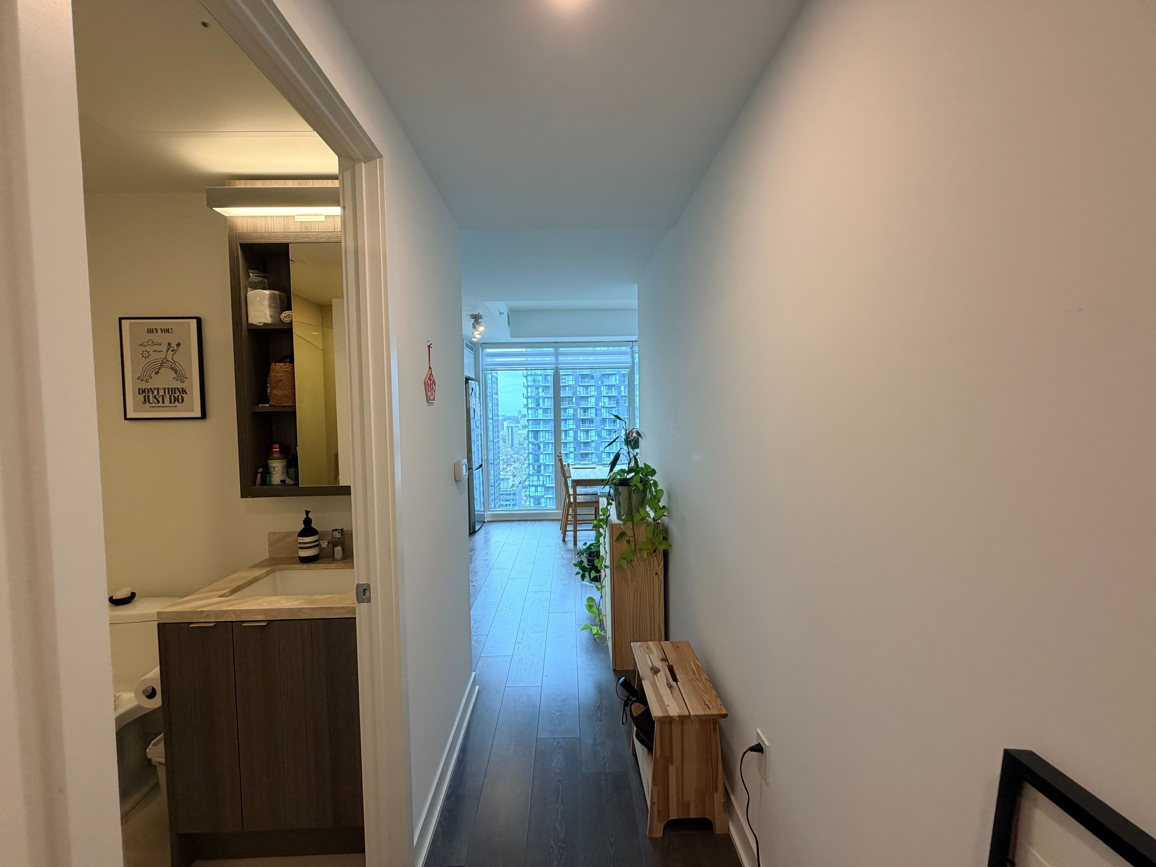 115 Blue Jays Way 4710, Toronto C01, ON M5V 3T3