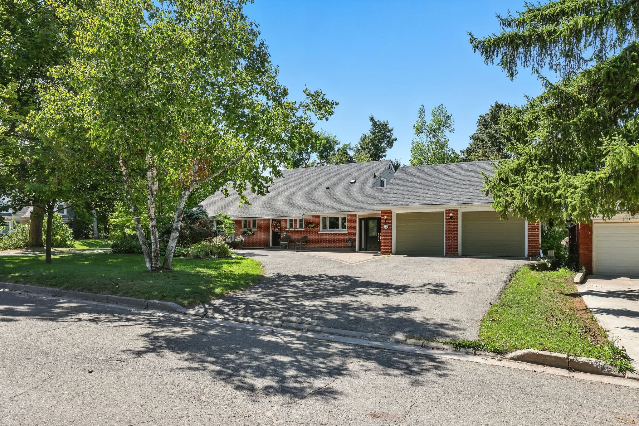 433 Manorhill Avenue, Peterborough, ON K9J 6H7