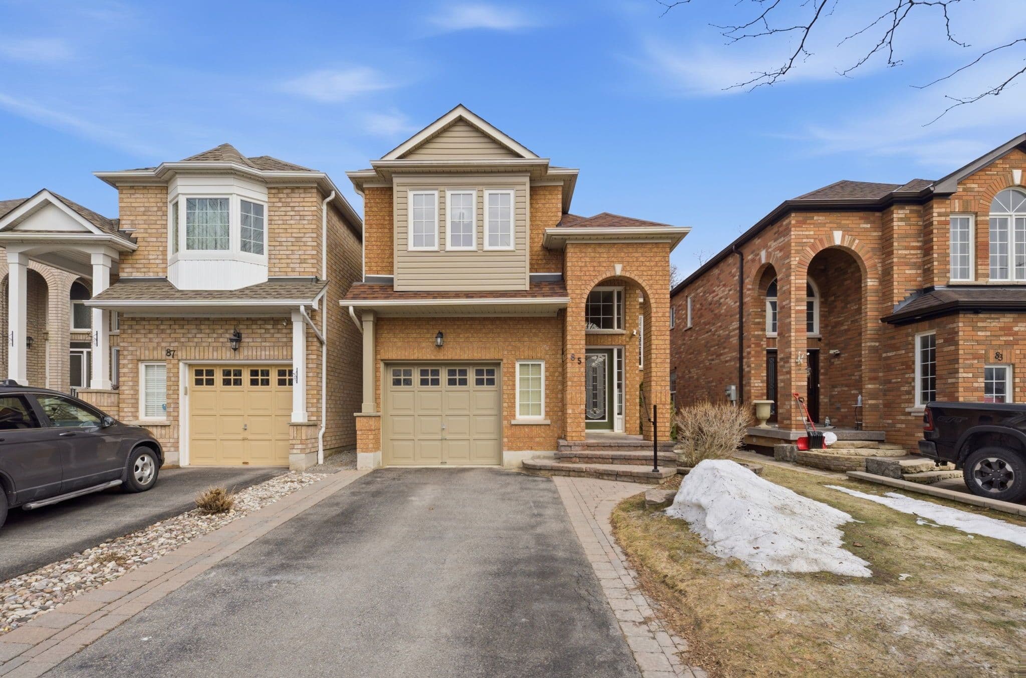 85 Gateway Court E, Whitby, ON L1R 3M8