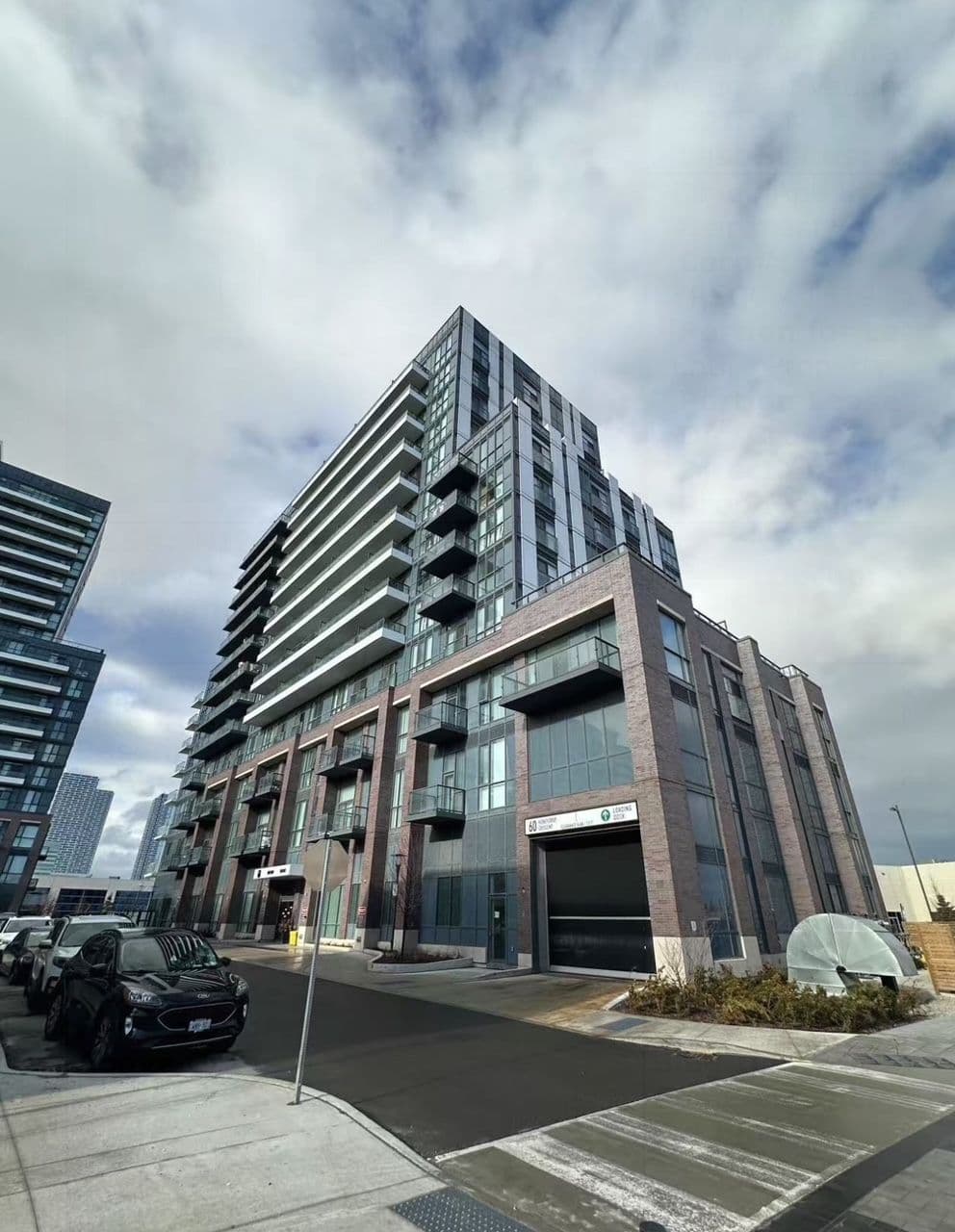 60 Honeycrisp Crescent 820, Vaughan, ON L4K 0N5