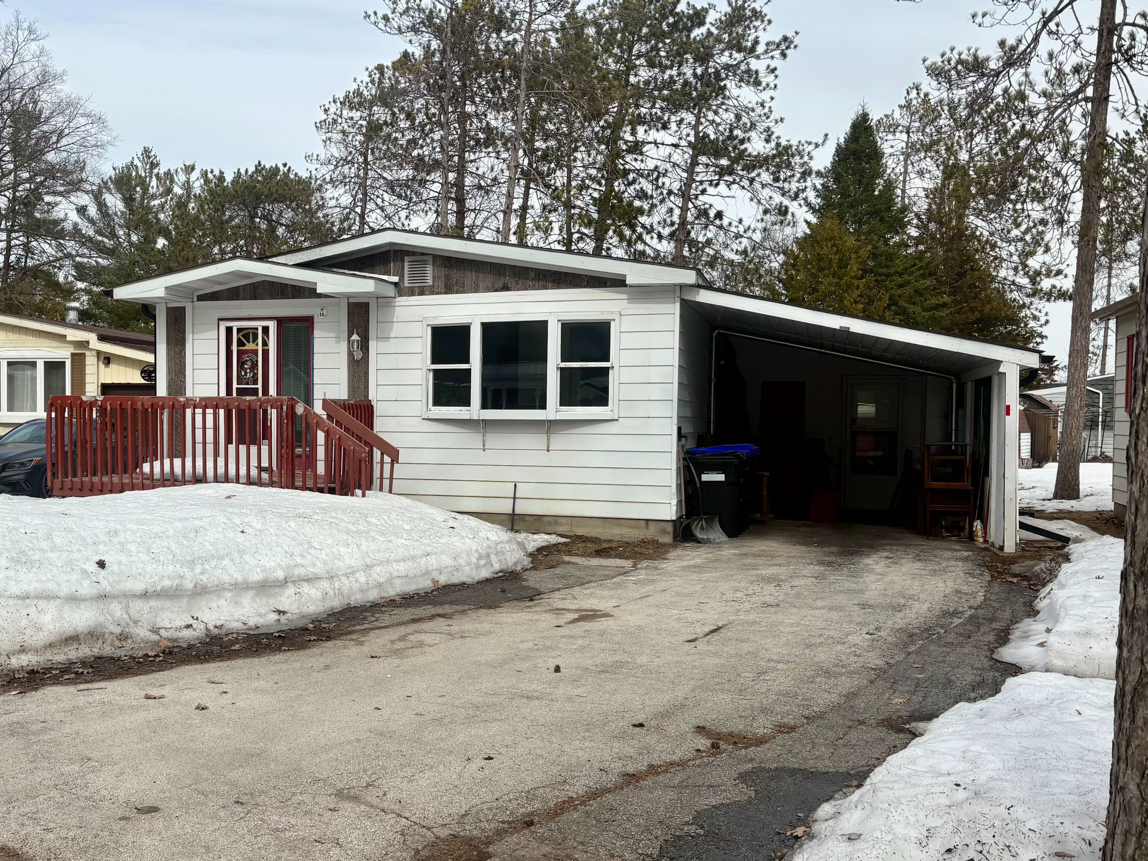 14 Sinclair Avenue S, Wasaga Beach, ON L9Z 1K3
