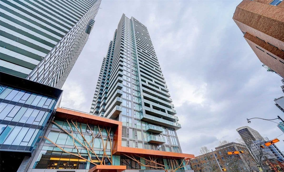 50 Wellesley Street E 3709, Toronto C08, ON M4Y 1A1