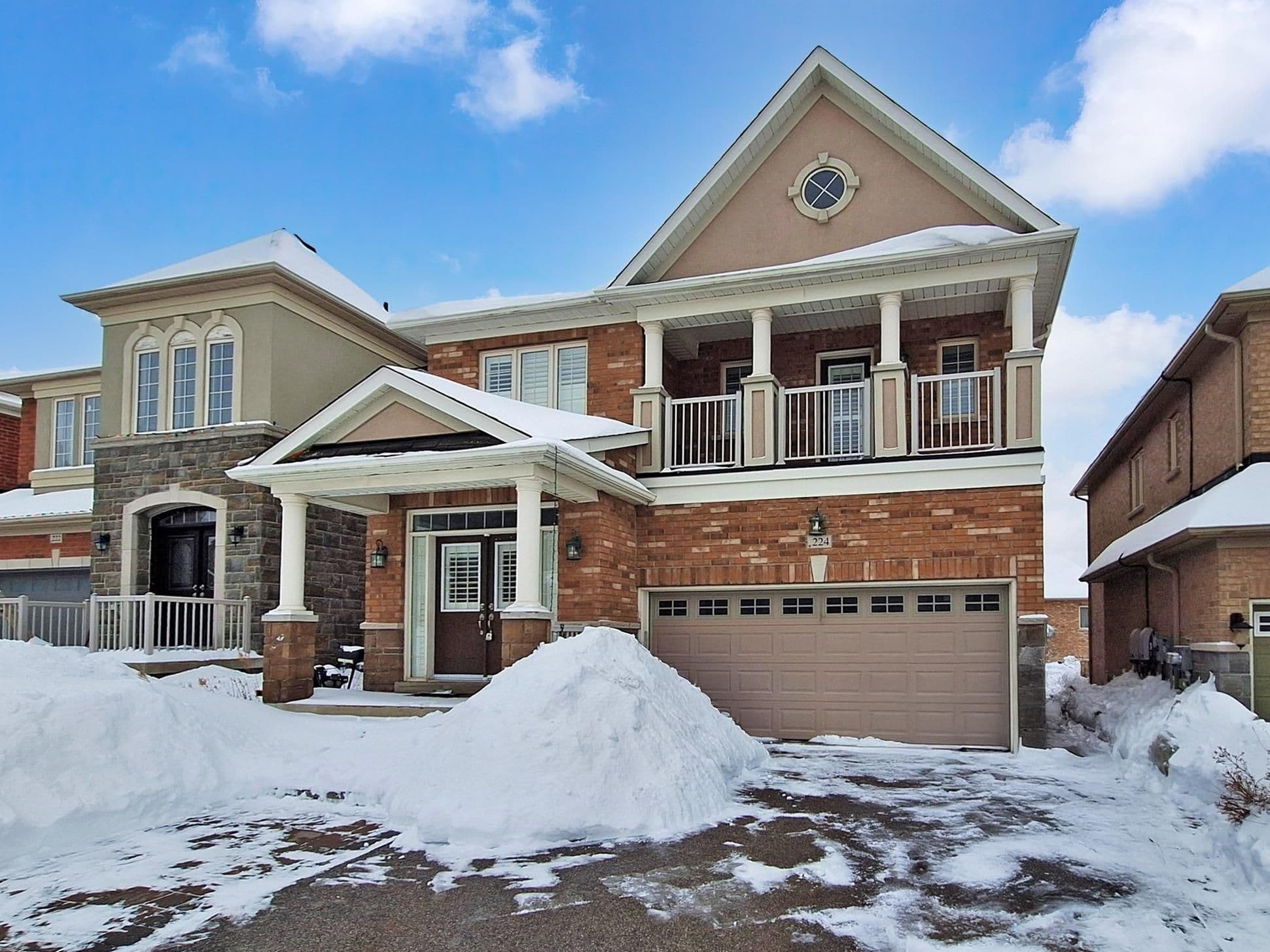 224 Aspenwood Drive, Newmarket, ON L3X 3L1