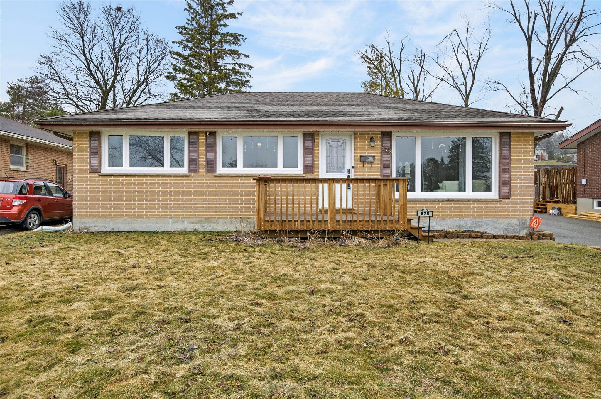 578 Hillside Street, Peterborough, ON K9H 5N6