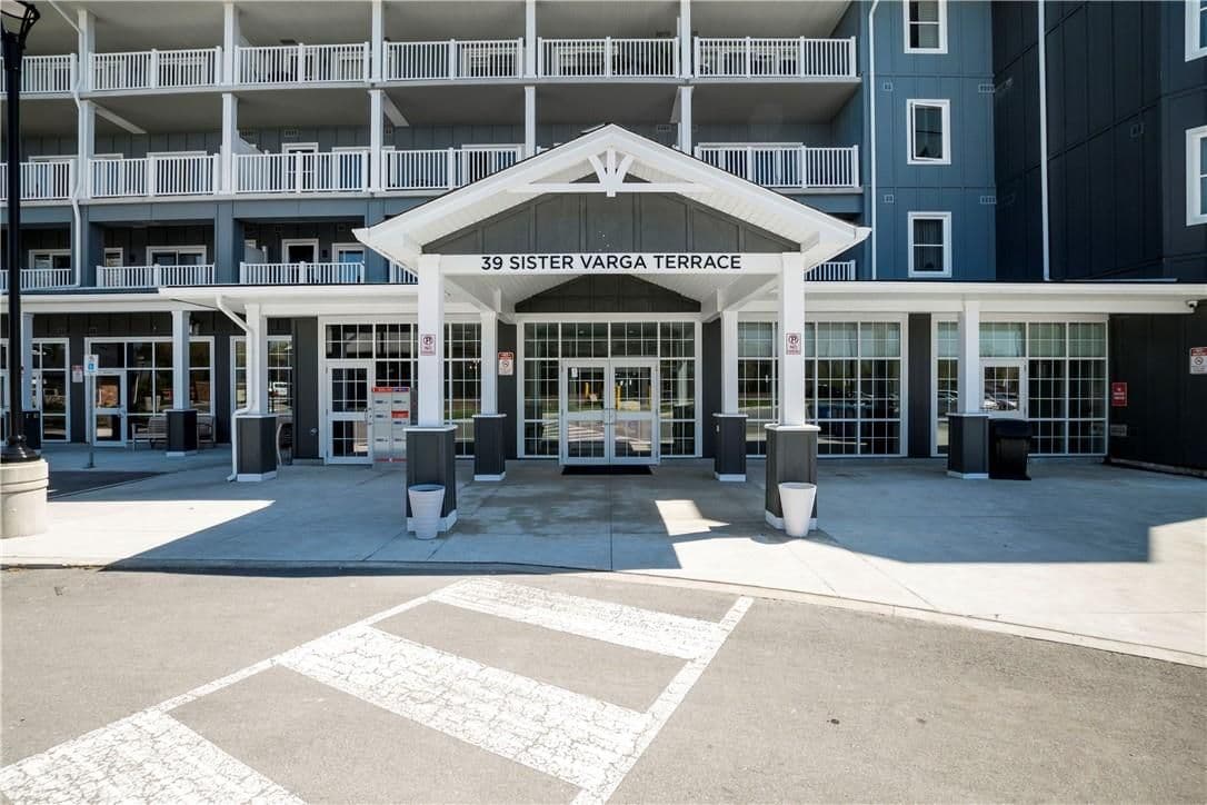 39 Sister Varga Terrace 006, Hamilton, ON L9B 0J7