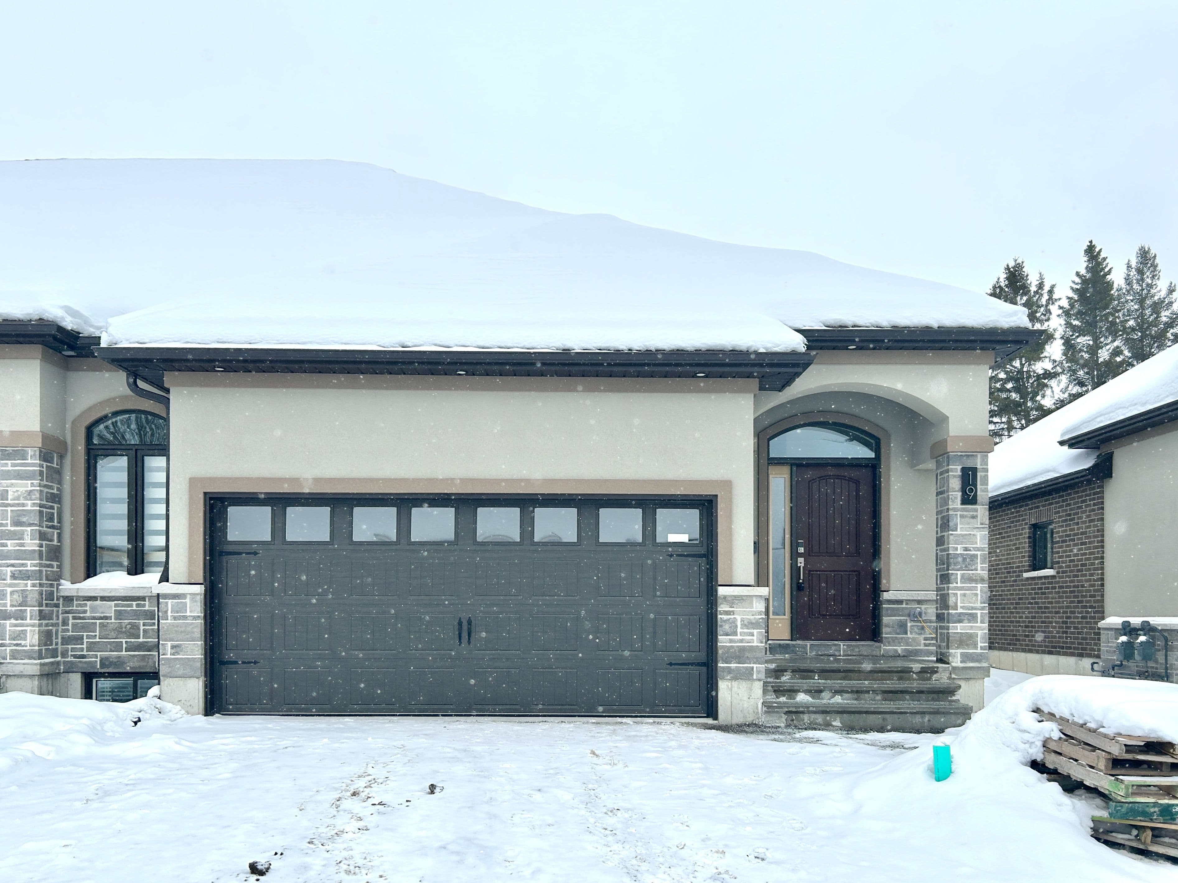 99 Cloverleaf Drive 19, Belleville, ON K8N 4Z5