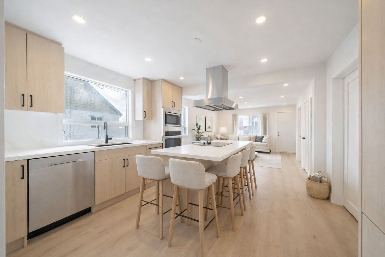 46 McMurchy Avenue N, Brampton, ON L6X 1Y1