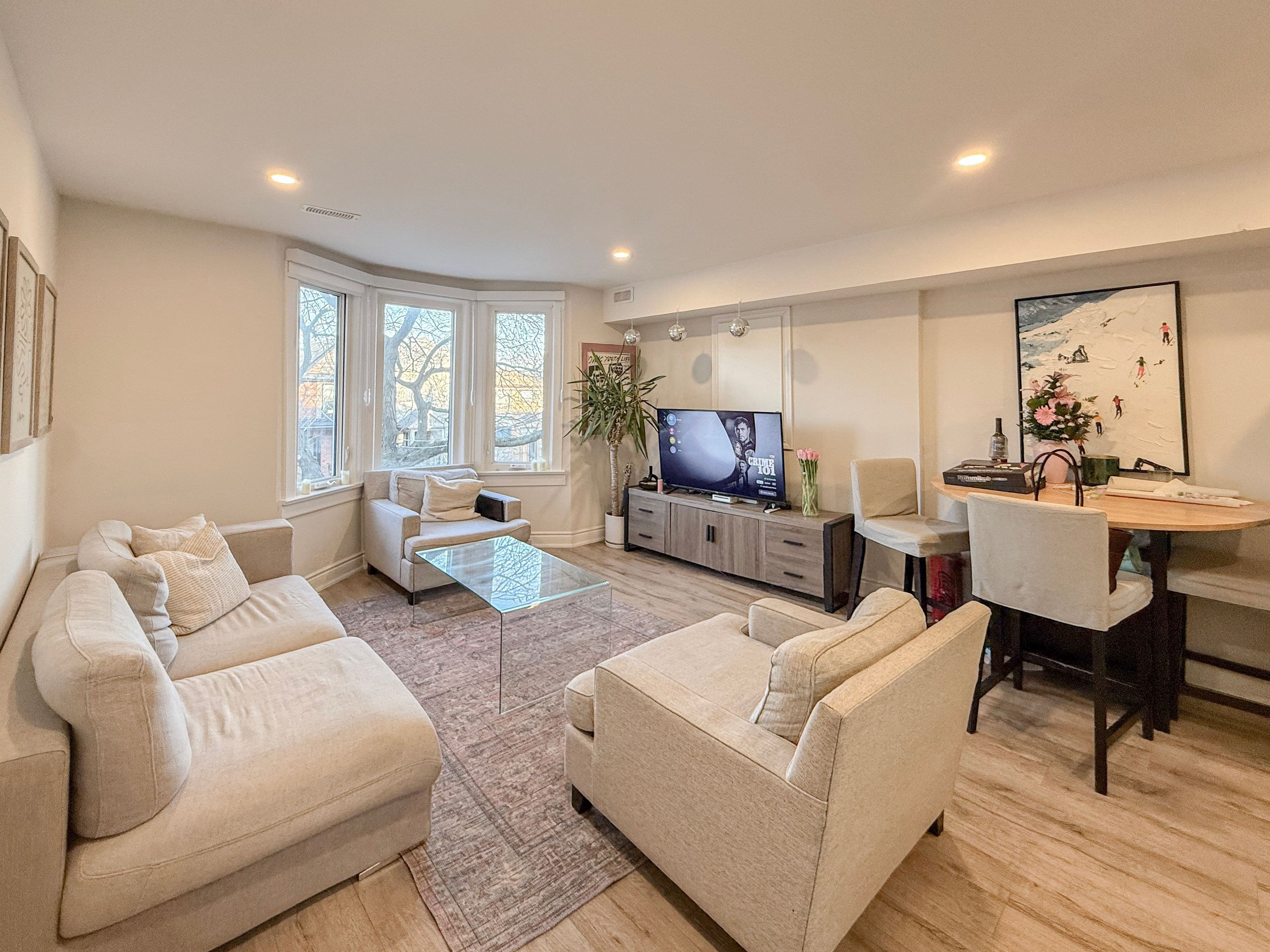 598 Crawford Street A, Toronto C01, ON M6G 3K2