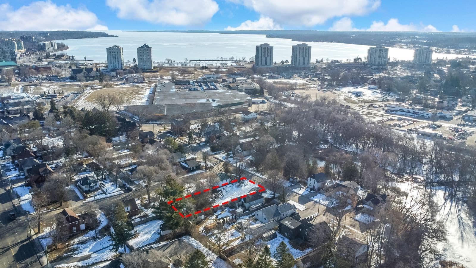 40 Perry Street, Barrie, ON L4N 2G3