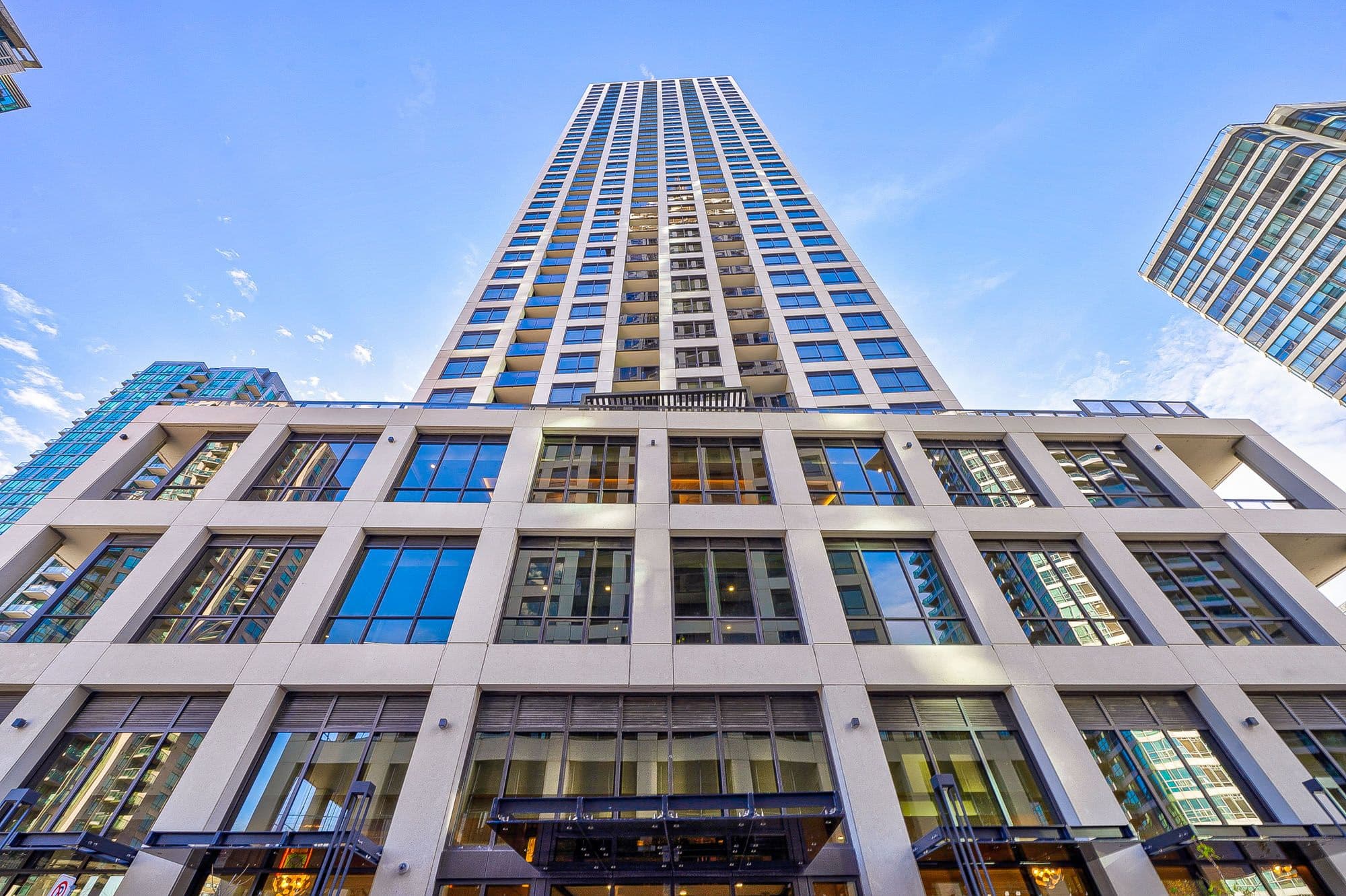 36 Elm Drive W 2604, Mississauga, ON L5B 1L9