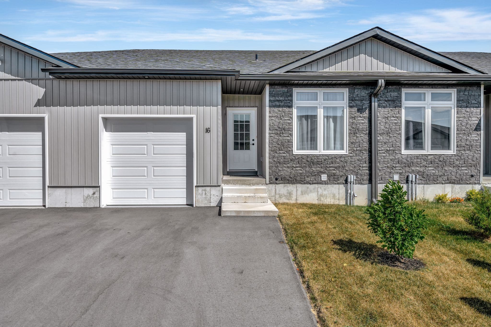 16 Dayton Court, Prince Edward County, ON K0K 2T0