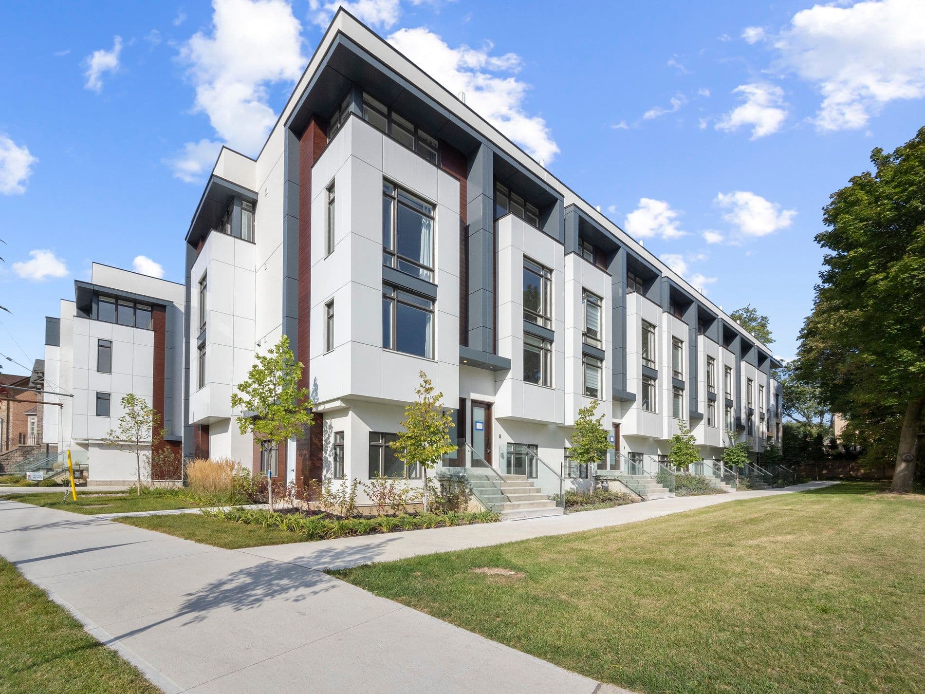 1 Flax Field Lane, Toronto C07, ON M2N 0L5