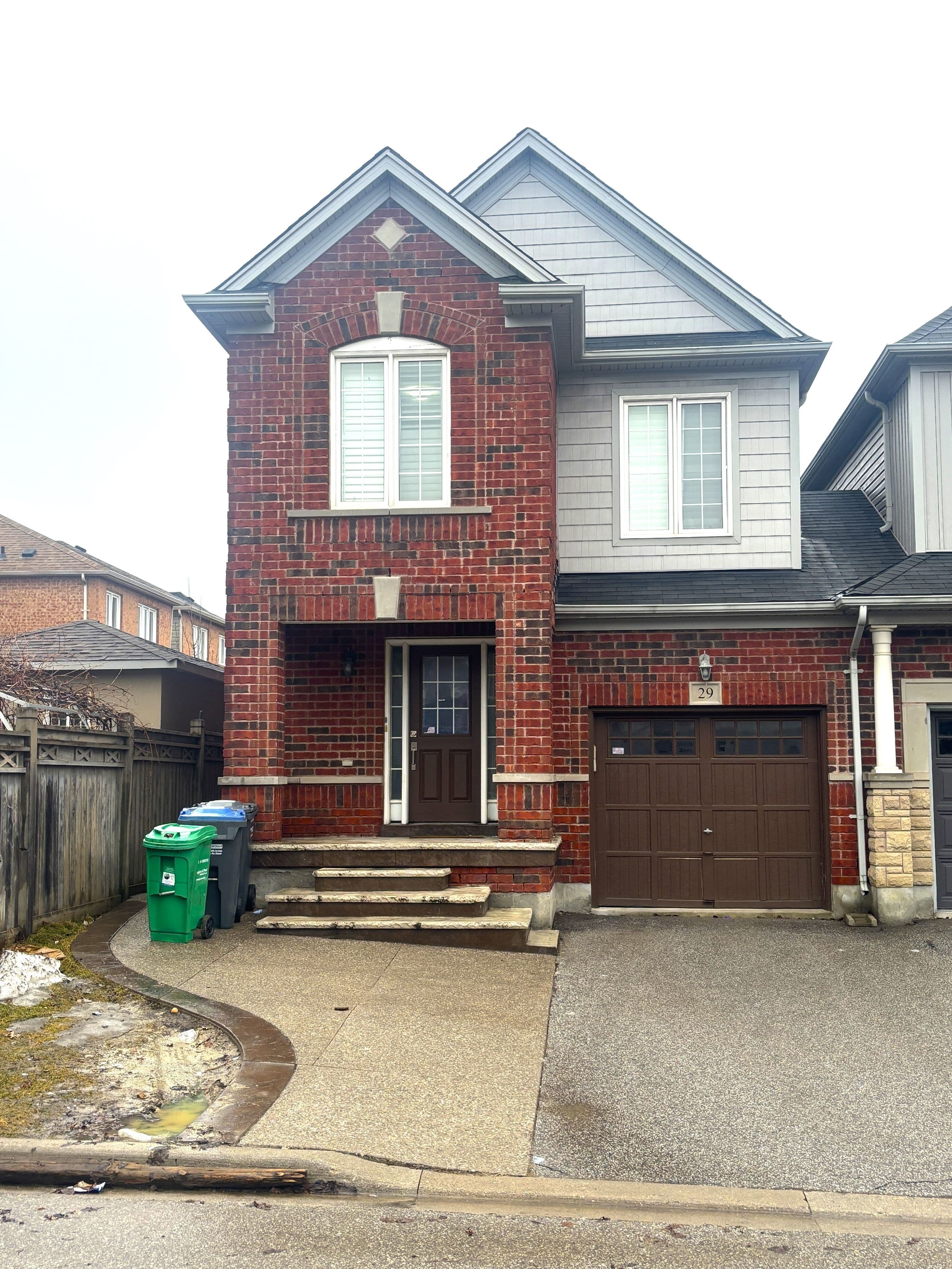 29 Napoleon Crescent, Brampton, ON L6P 3K5