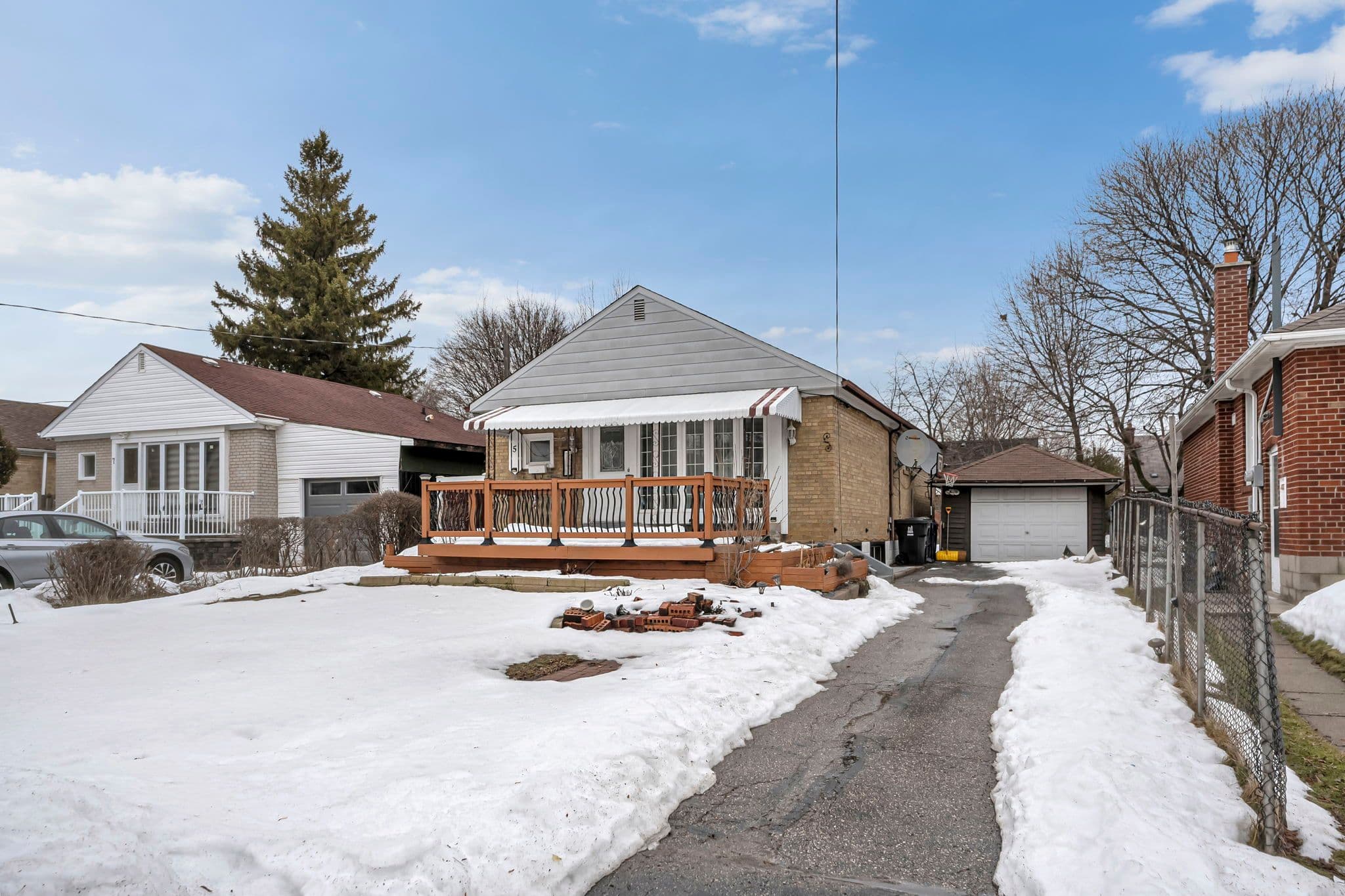 5 Hollingworth Drive, Toronto E04, ON M1P 1E1
