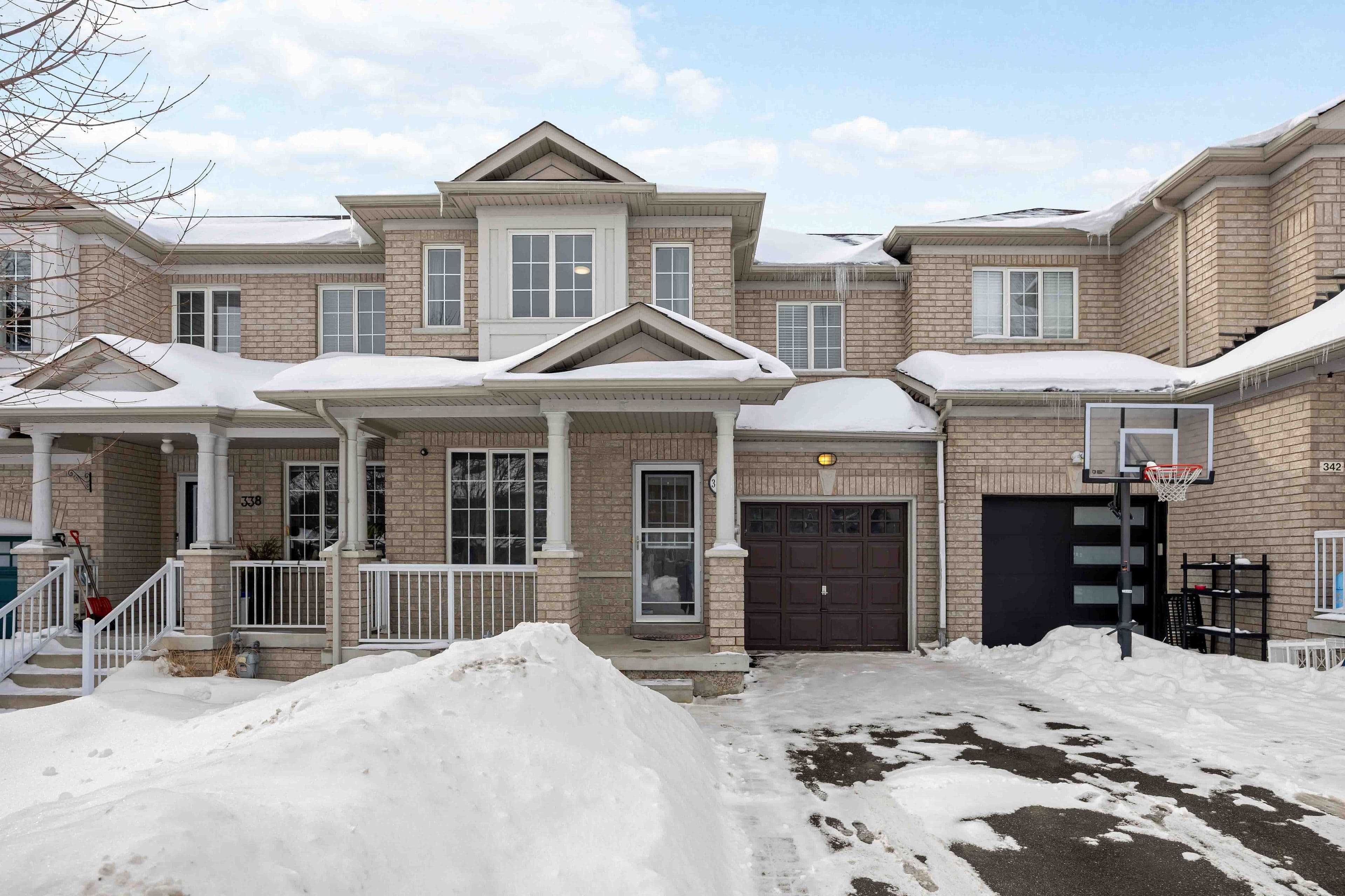 340 Flagstone Way, Newmarket, ON L3X 2R8