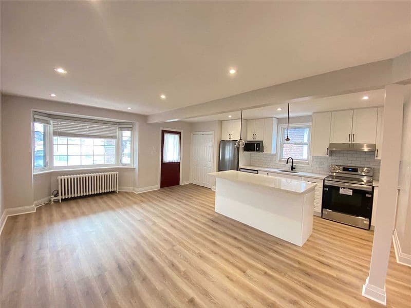 27 Snider Avenue Main Flr, Toronto W04, ON M6E 4R8