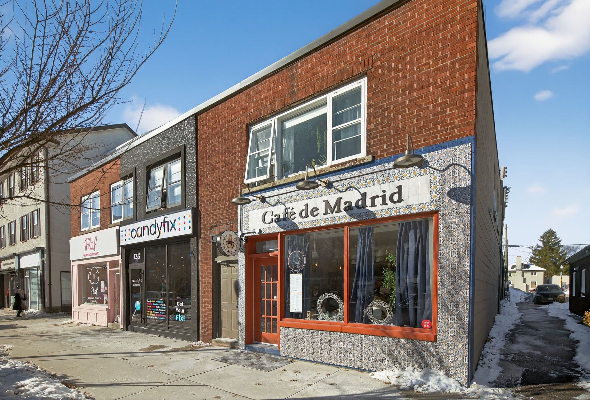 131 Lakeshore Road E 4, Oakville, ON L6J 1H3