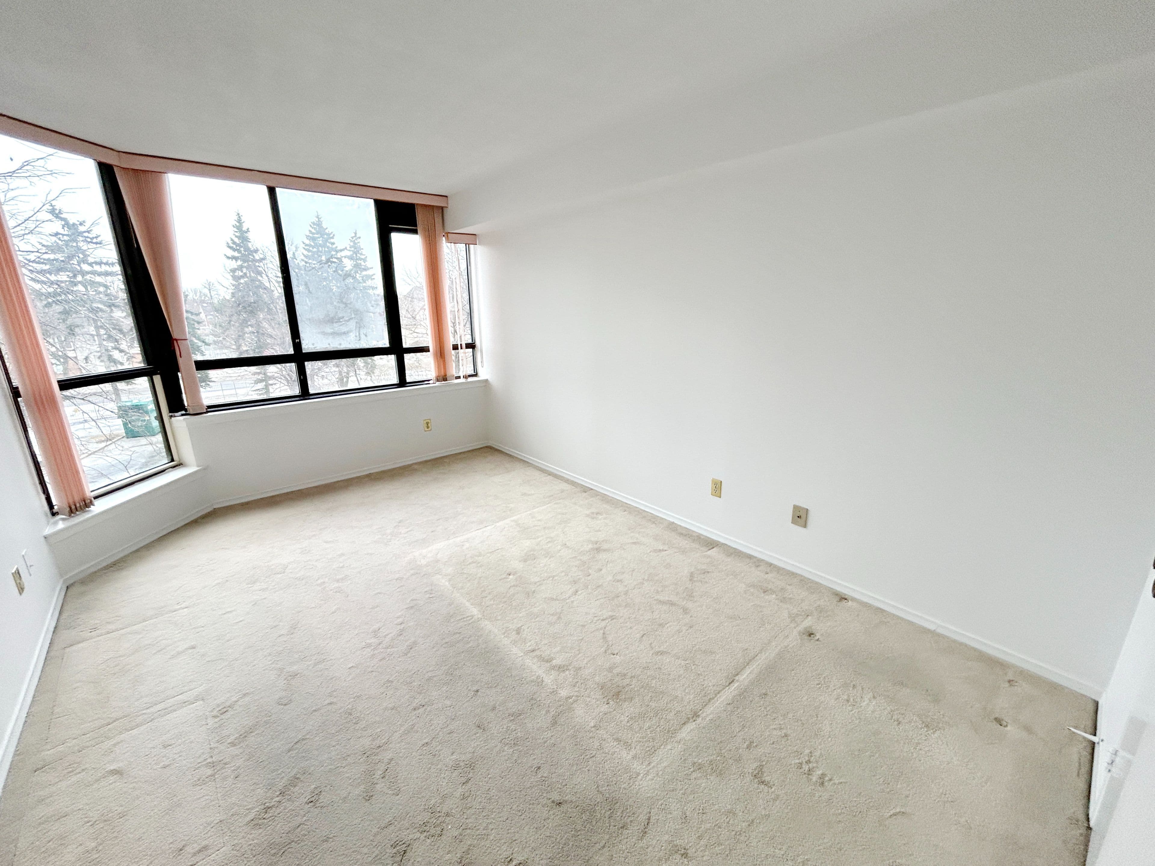 25 Bamburgh Circle 330, Toronto E05, ON M1W 3W2