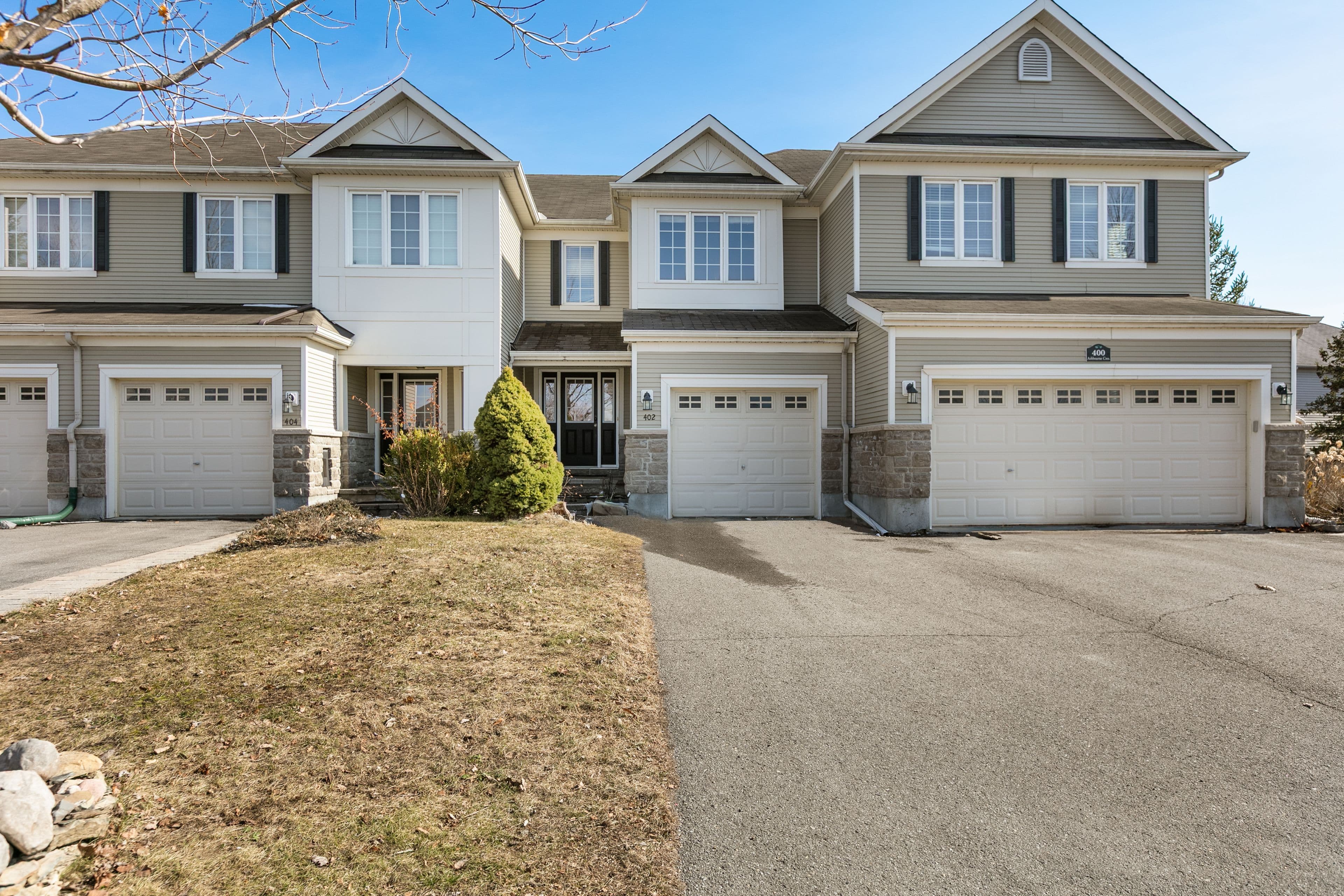 402 Ashbourne Crescent, Barrhaven, ON K2J 0H7